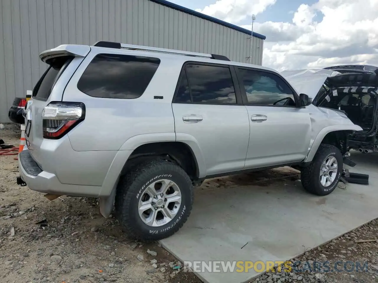 3 Photograph of a damaged car JTEBU5JR5K5668613 TOYOTA 4RUNNER 2019