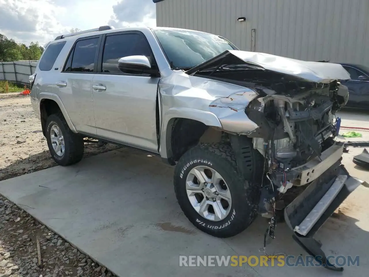 4 Photograph of a damaged car JTEBU5JR5K5668613 TOYOTA 4RUNNER 2019