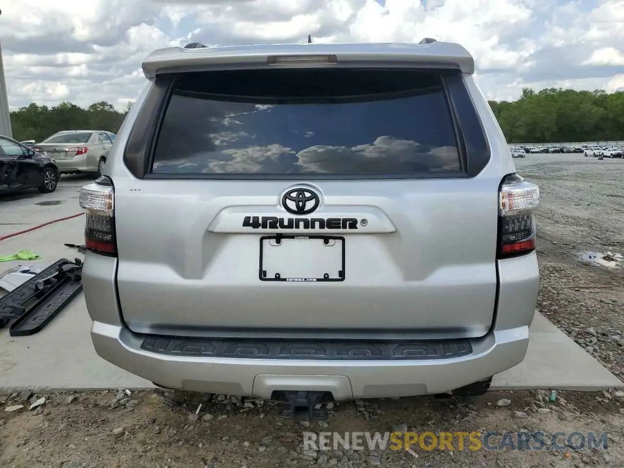 6 Photograph of a damaged car JTEBU5JR5K5668613 TOYOTA 4RUNNER 2019