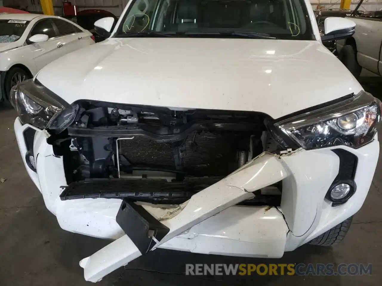 9 Photograph of a damaged car JTEBU5JR5K5696556 TOYOTA 4RUNNER 2019