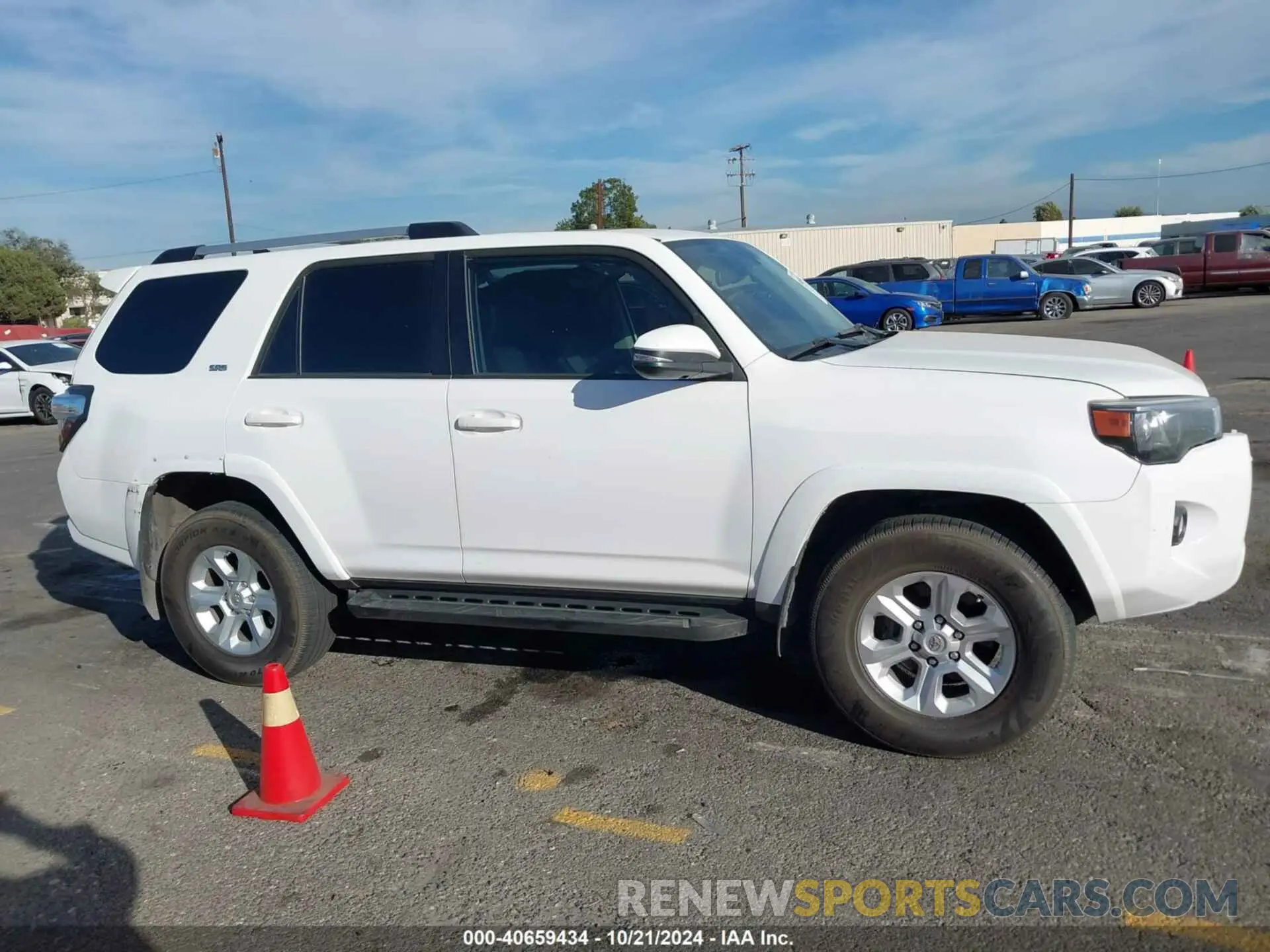 13 Photograph of a damaged car JTEBU5JR5K5708558 TOYOTA 4RUNNER 2019