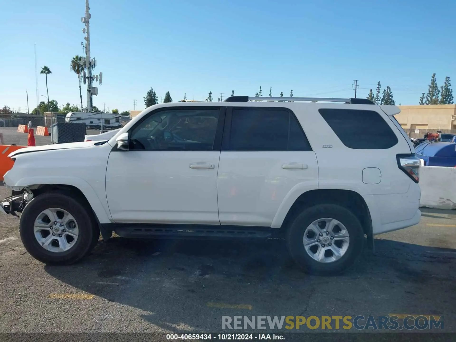 14 Photograph of a damaged car JTEBU5JR5K5708558 TOYOTA 4RUNNER 2019