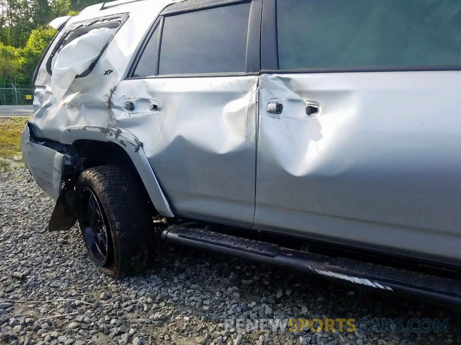 9 Photograph of a damaged car JTEBU5JR5K5712626 TOYOTA 4RUNNER 2019