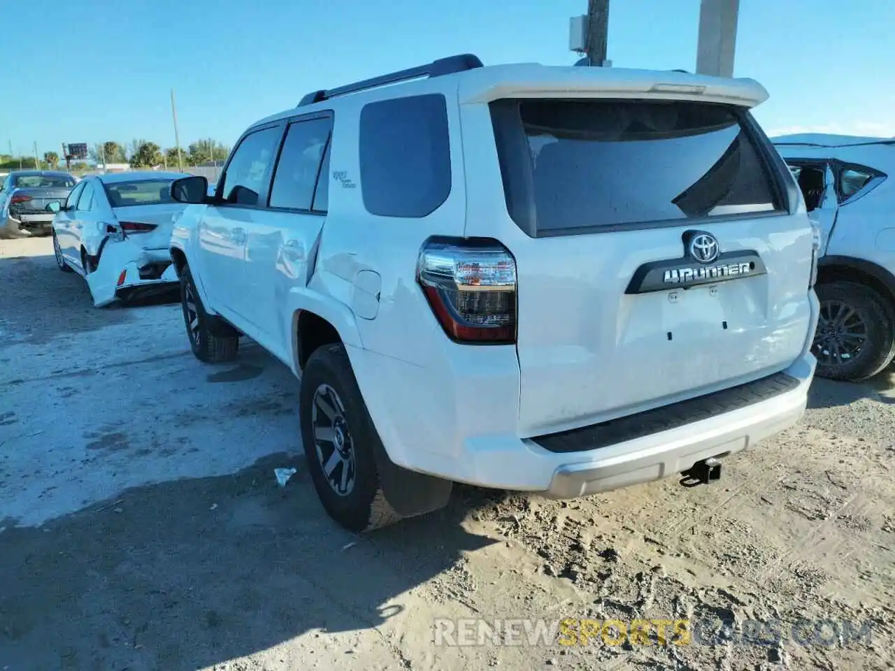 3 Photograph of a damaged car JTEBU5JR5K5737302 TOYOTA 4RUNNER 2019