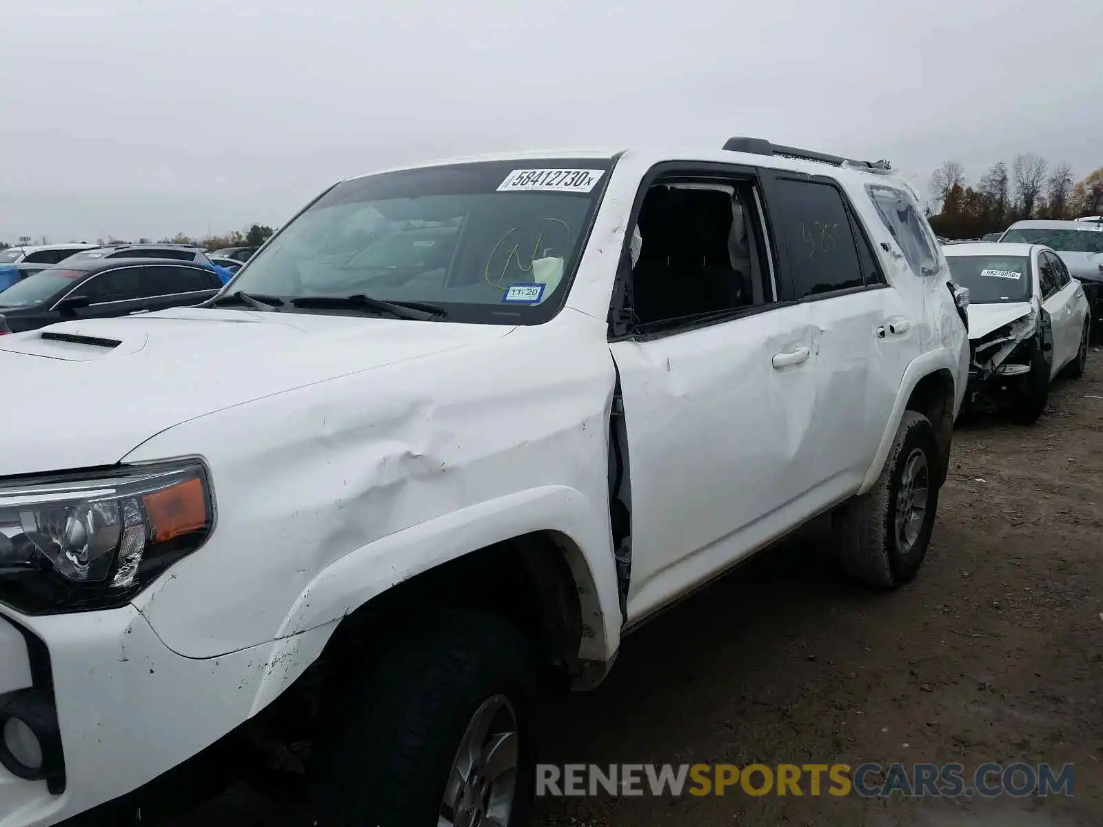 9 Photograph of a damaged car JTEBU5JR6K5610719 TOYOTA 4RUNNER 2019