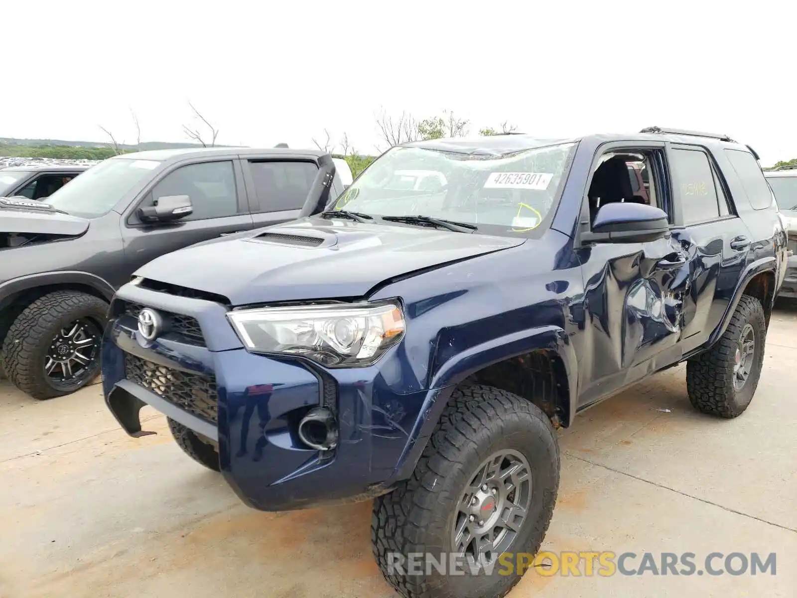 9 Photograph of a damaged car JTEBU5JR6K5612969 TOYOTA 4RUNNER 2019