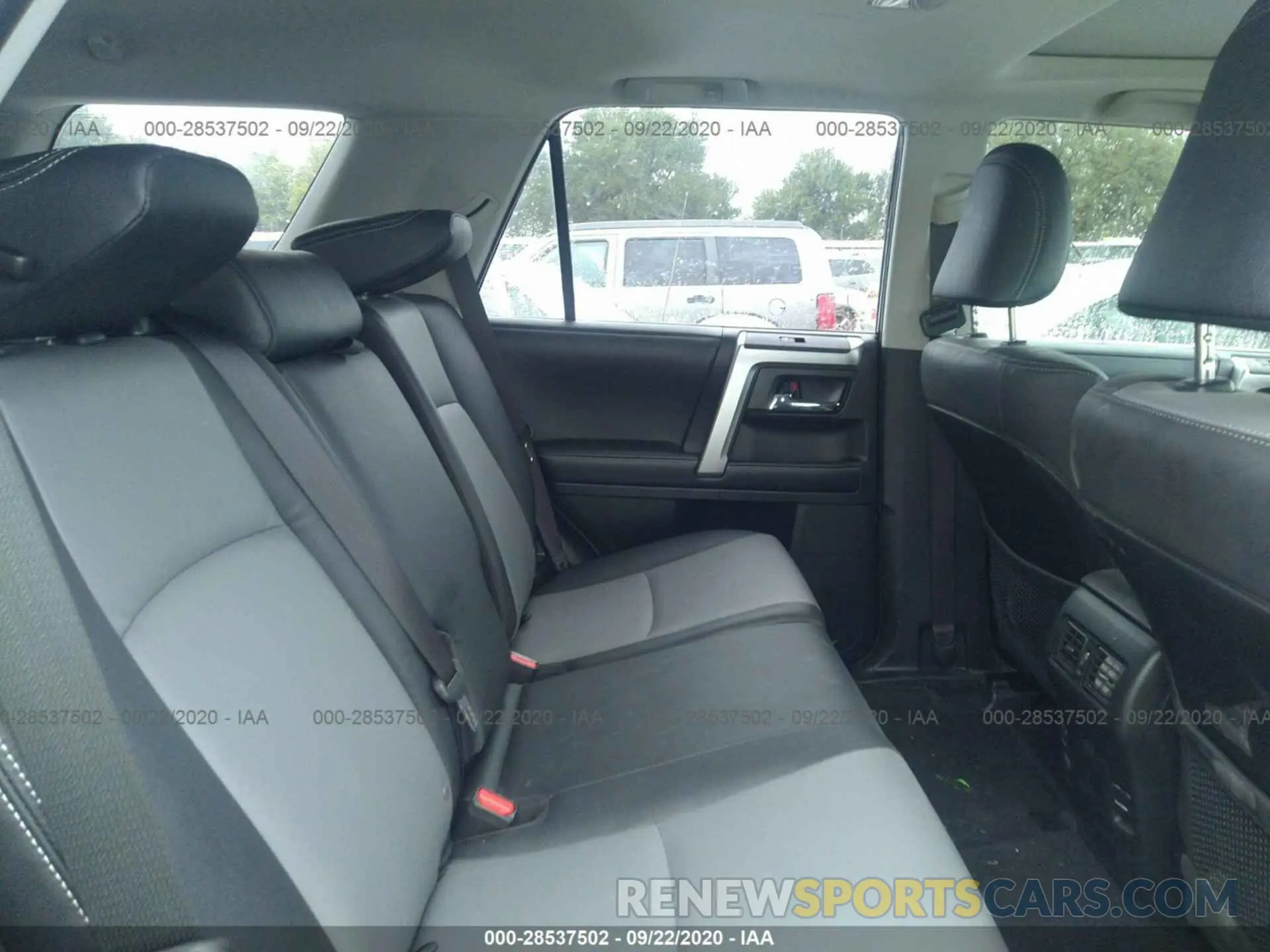 8 Photograph of a damaged car JTEBU5JR6K5614737 TOYOTA 4RUNNER 2019