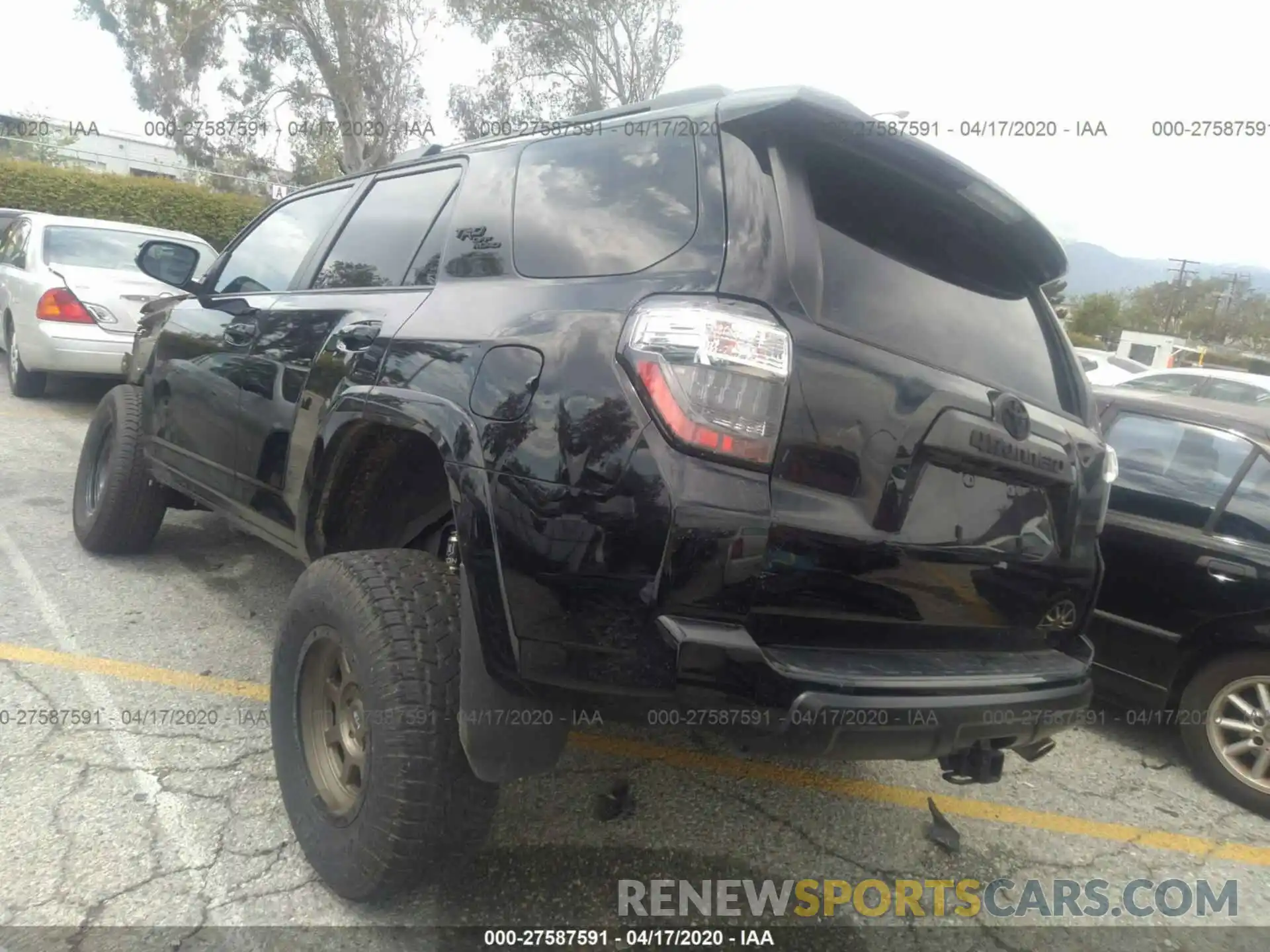 3 Photograph of a damaged car JTEBU5JR6K5615838 TOYOTA 4RUNNER 2019