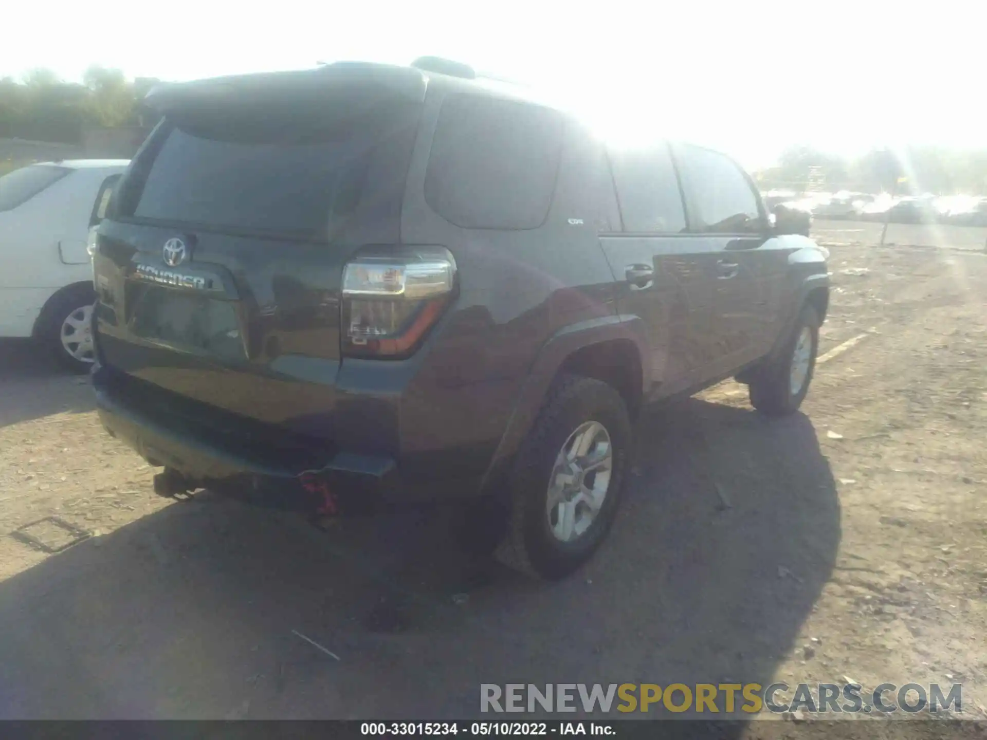 4 Photograph of a damaged car JTEBU5JR6K5617539 TOYOTA 4RUNNER 2019