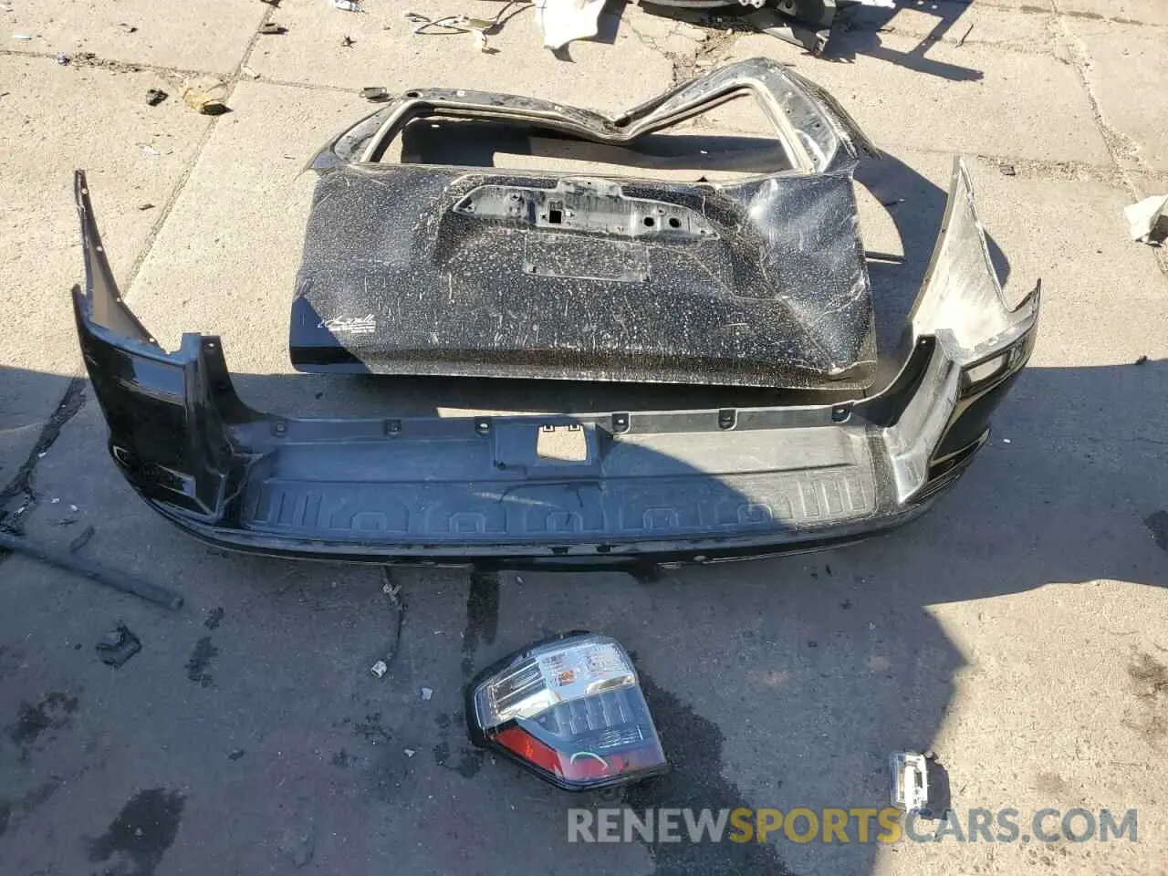 13 Photograph of a damaged car JTEBU5JR6K5617718 TOYOTA 4RUNNER 2019