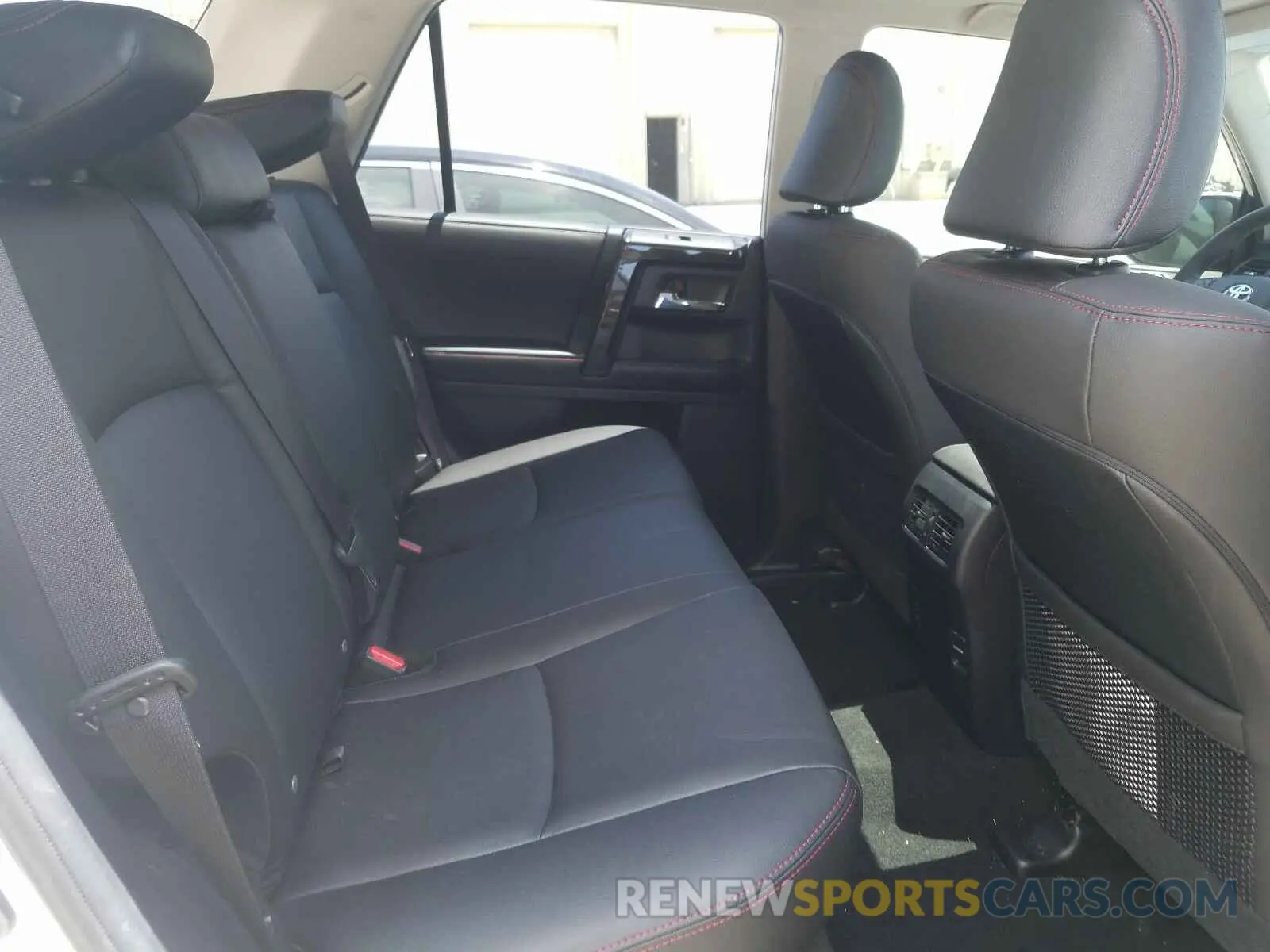 6 Photograph of a damaged car JTEBU5JR6K5635863 TOYOTA 4RUNNER 2019
