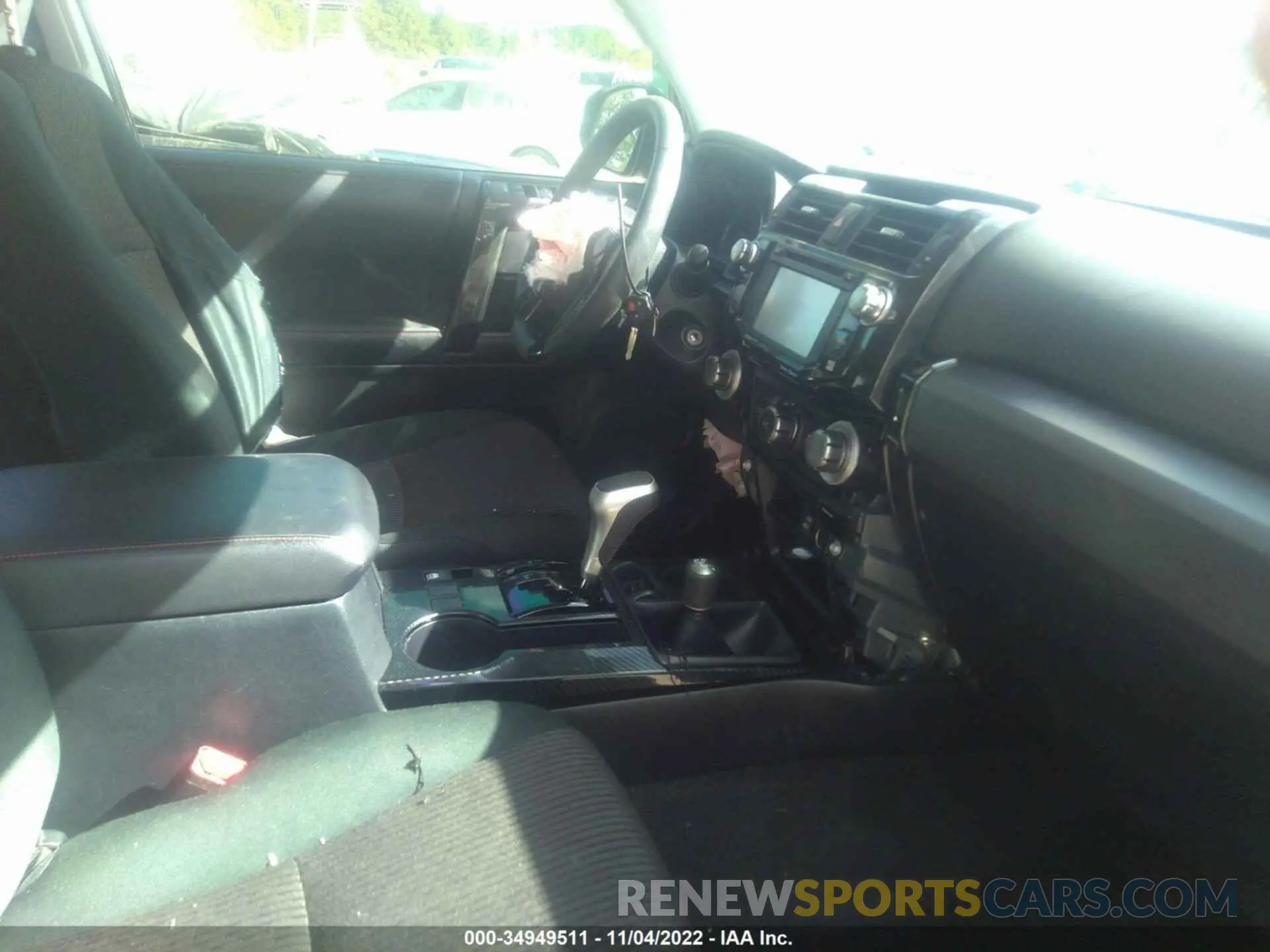 5 Photograph of a damaged car JTEBU5JR6K5636513 TOYOTA 4RUNNER 2019