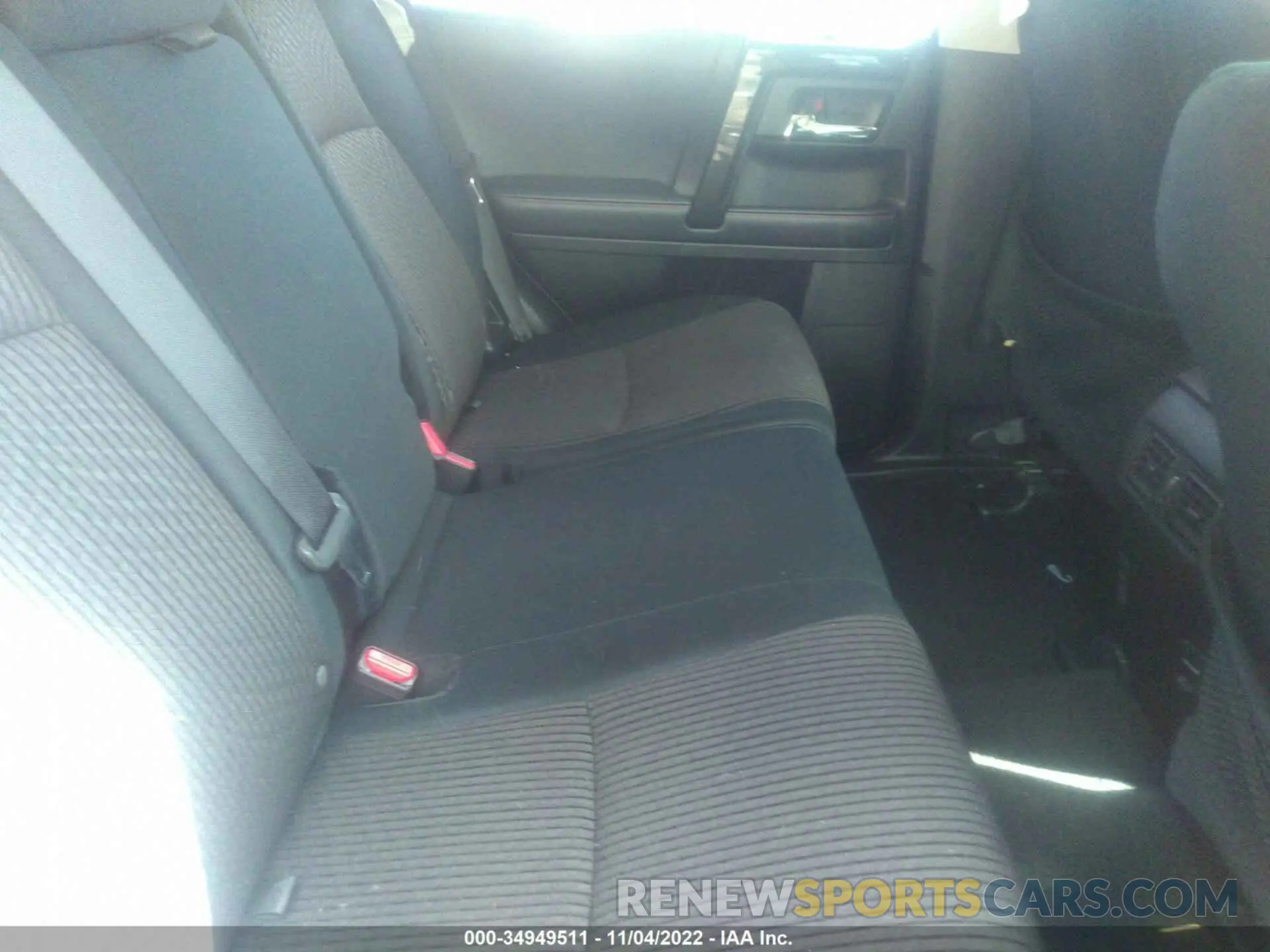 8 Photograph of a damaged car JTEBU5JR6K5636513 TOYOTA 4RUNNER 2019