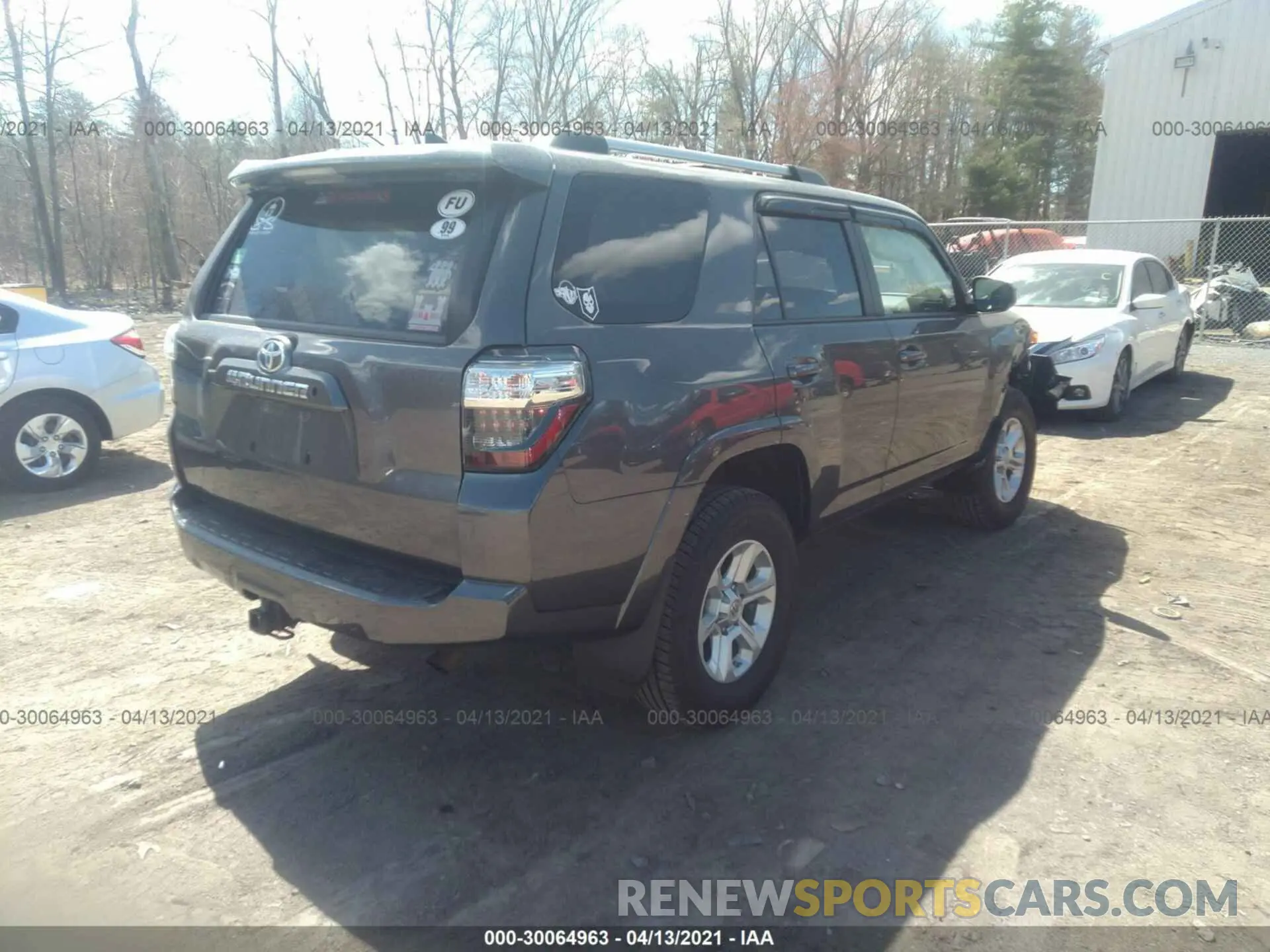 4 Photograph of a damaged car JTEBU5JR6K5638634 TOYOTA 4RUNNER 2019