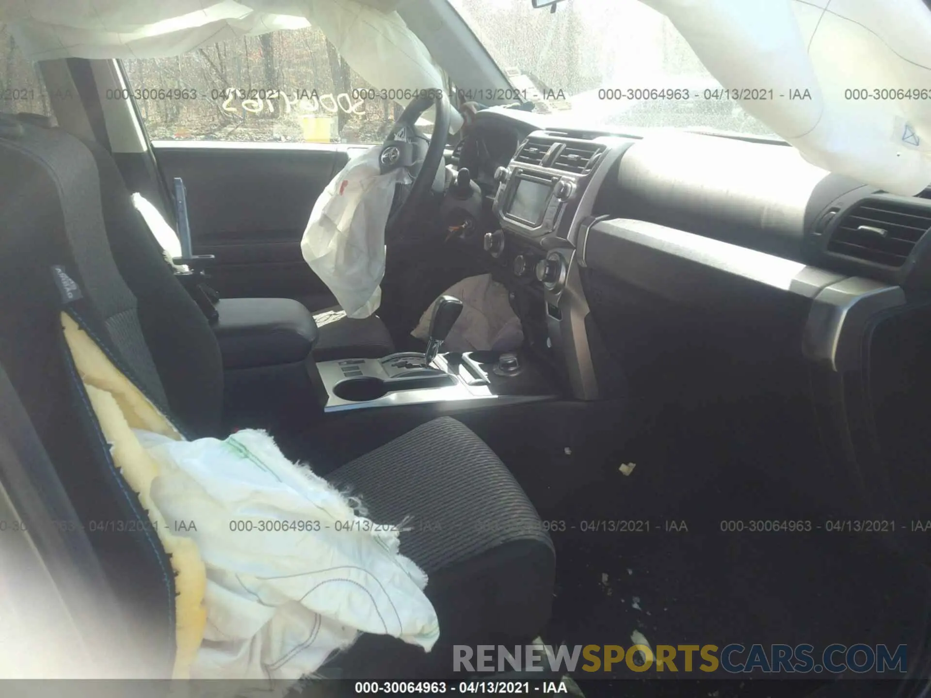 5 Photograph of a damaged car JTEBU5JR6K5638634 TOYOTA 4RUNNER 2019