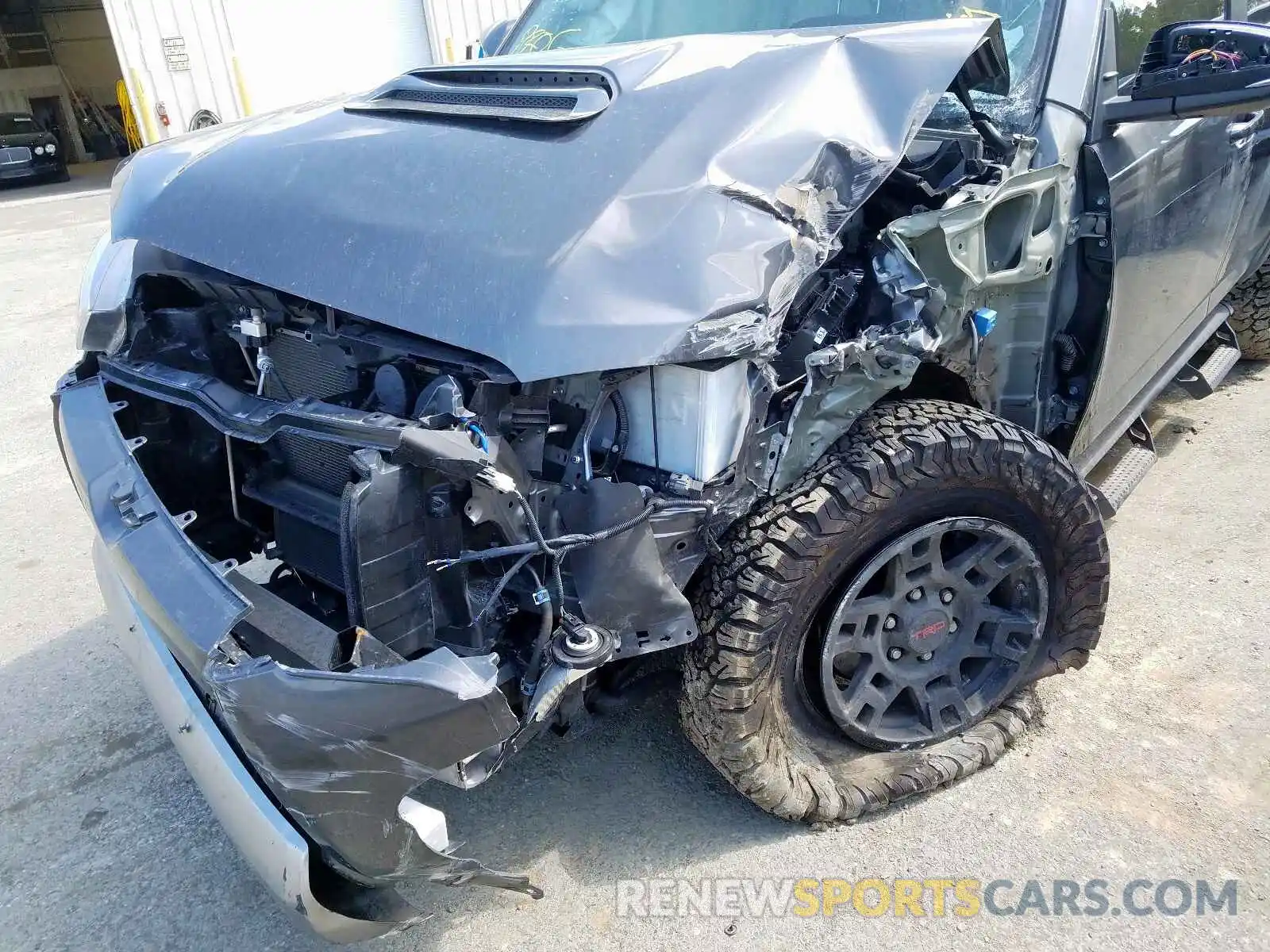 9 Photograph of a damaged car JTEBU5JR6K5653361 TOYOTA 4RUNNER 2019