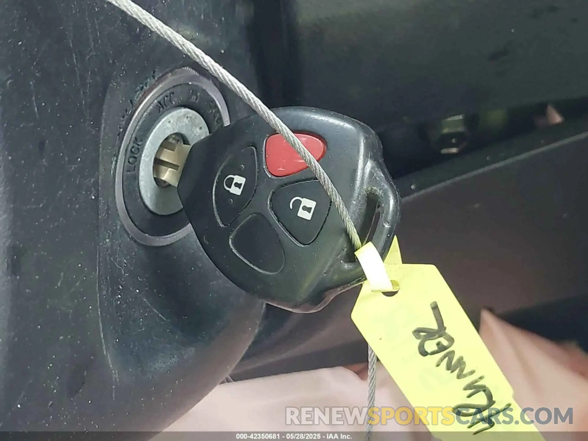 11 Photograph of a damaged car JTEBU5JR6K5665767 TOYOTA 4RUNNER 2019