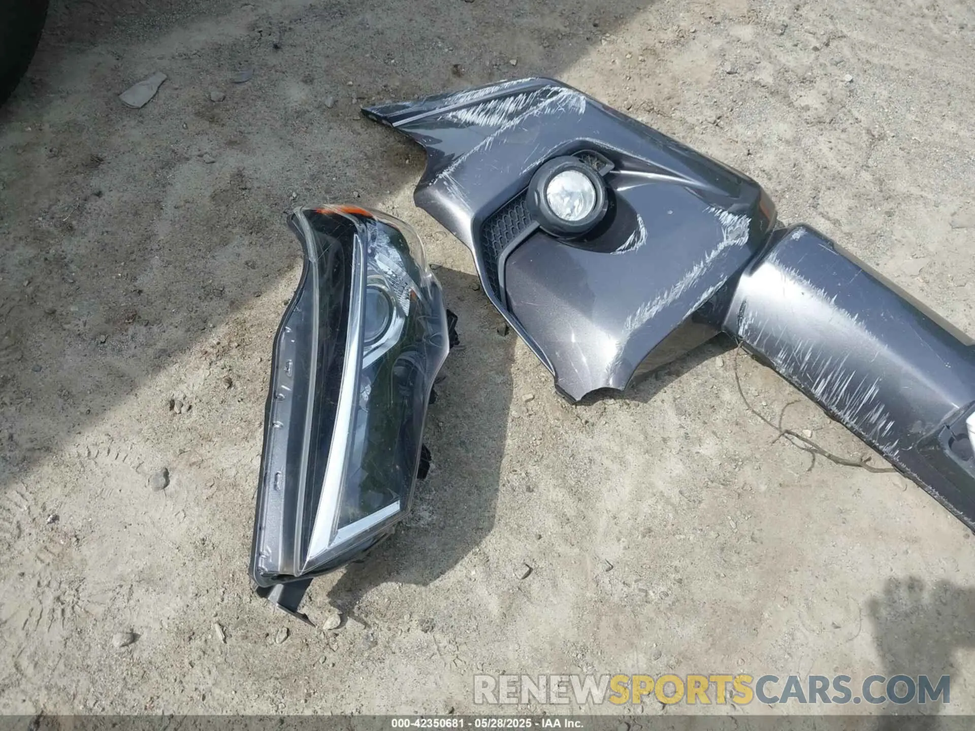12 Photograph of a damaged car JTEBU5JR6K5665767 TOYOTA 4RUNNER 2019