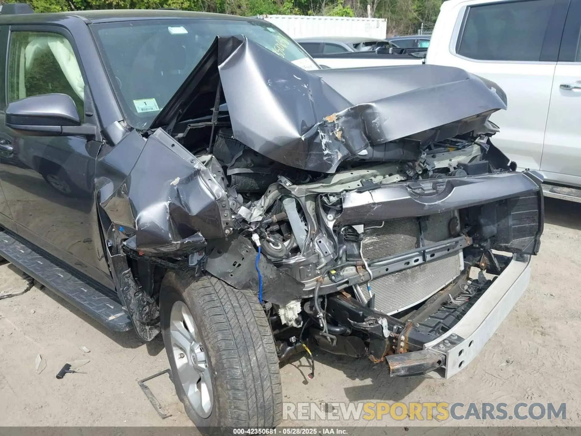 6 Photograph of a damaged car JTEBU5JR6K5665767 TOYOTA 4RUNNER 2019