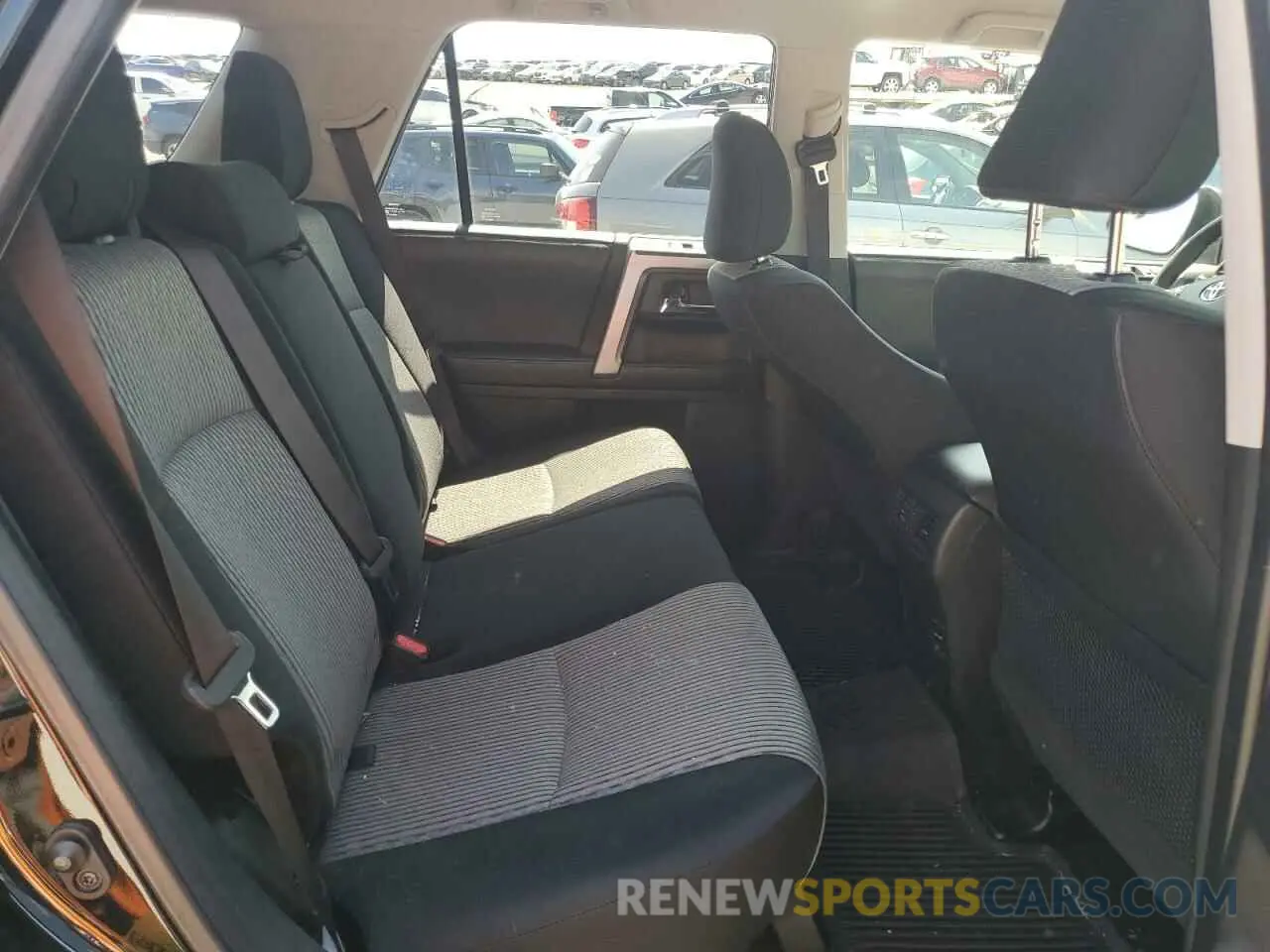 11 Photograph of a damaged car JTEBU5JR6K5672508 TOYOTA 4RUNNER 2019