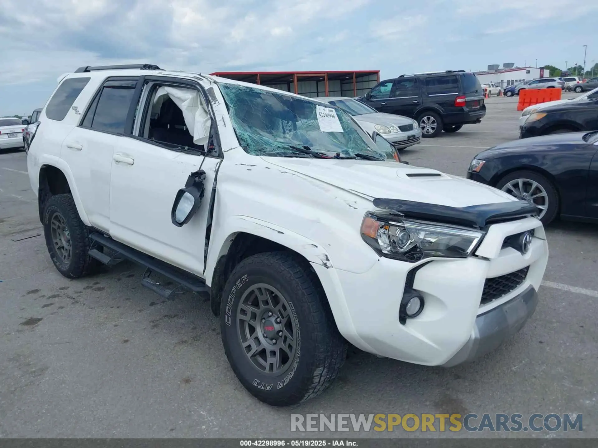 1 Photograph of a damaged car JTEBU5JR6K5679880 TOYOTA 4RUNNER 2019