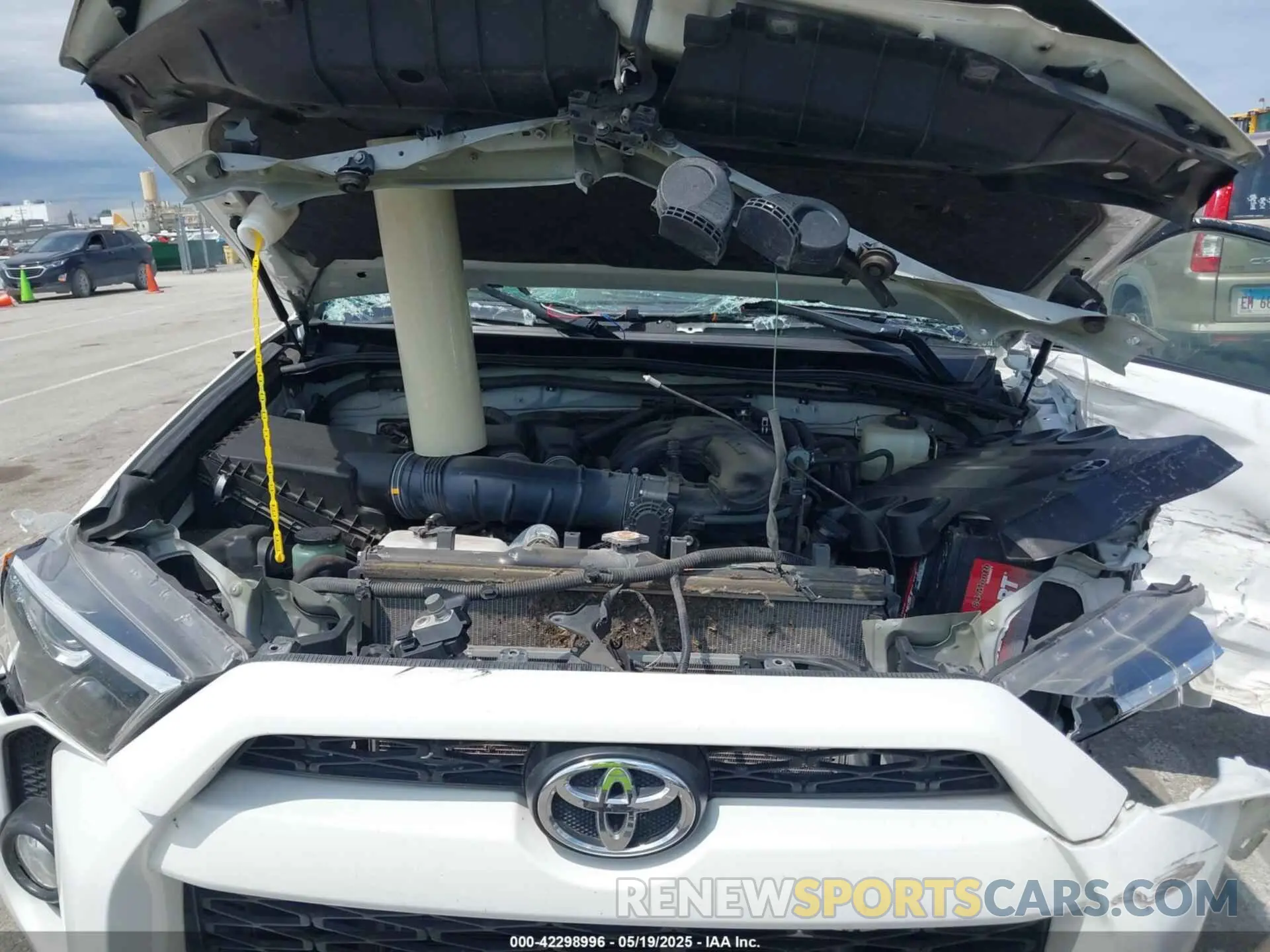 10 Photograph of a damaged car JTEBU5JR6K5679880 TOYOTA 4RUNNER 2019