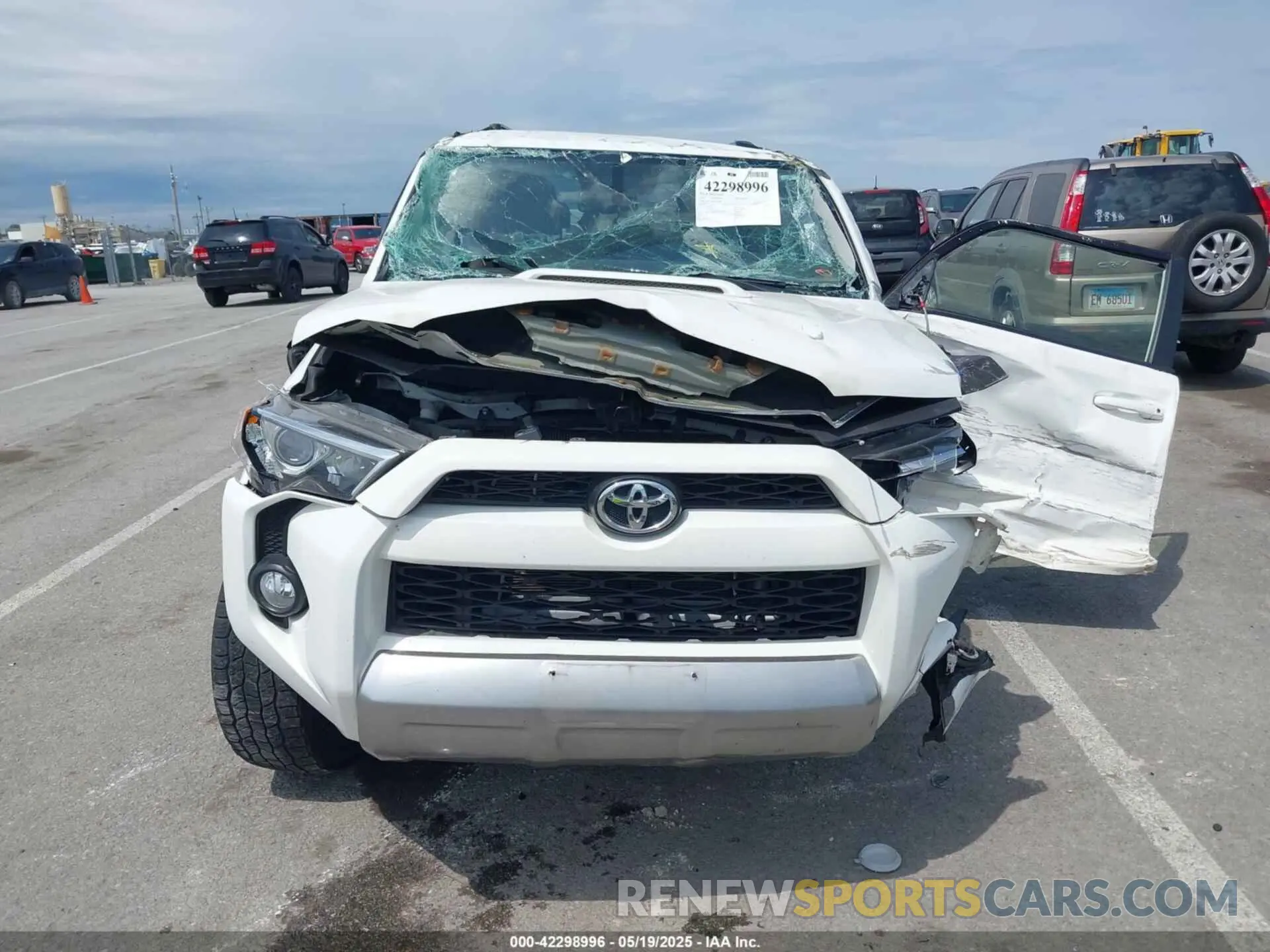 13 Photograph of a damaged car JTEBU5JR6K5679880 TOYOTA 4RUNNER 2019