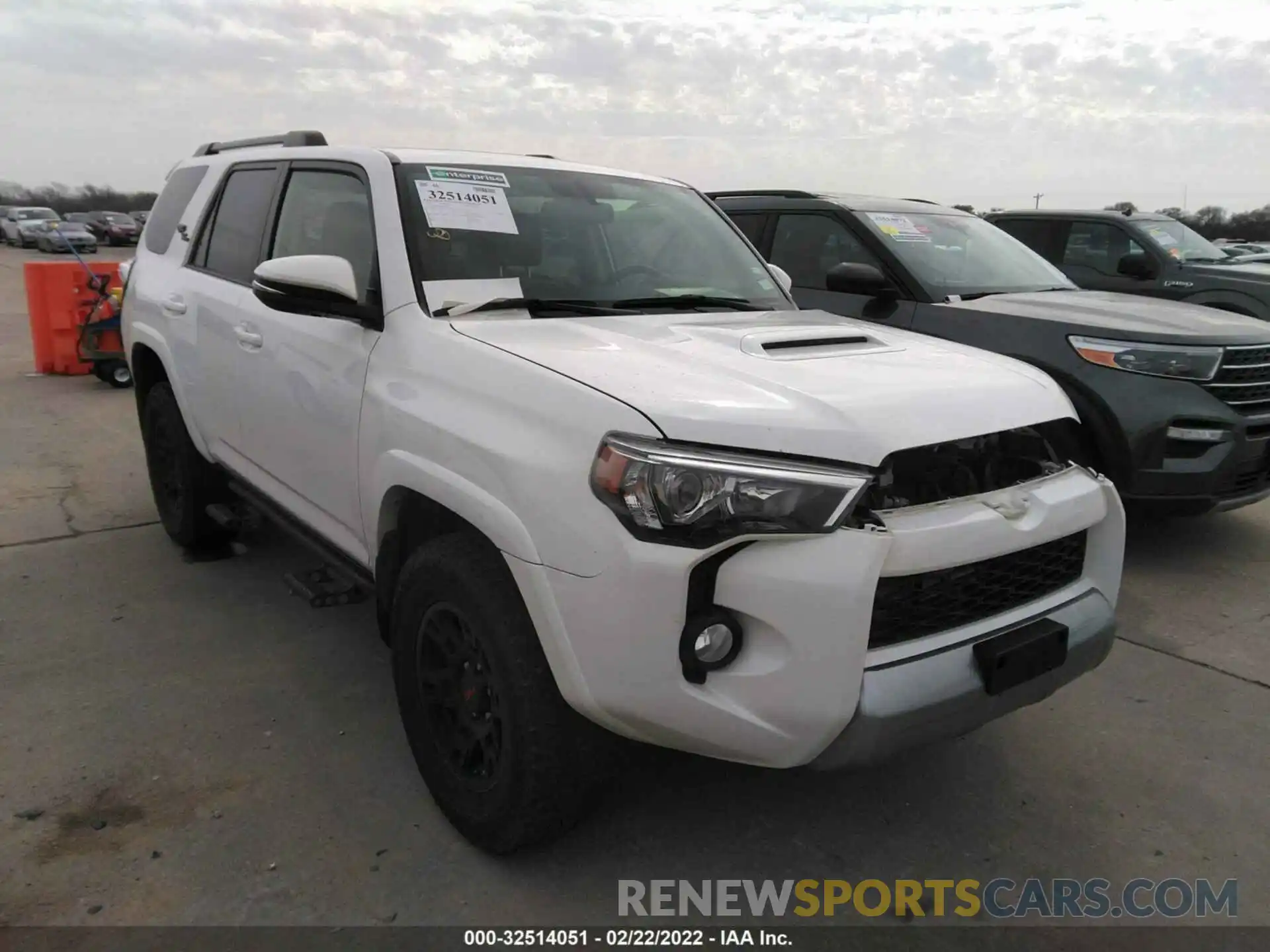 1 Photograph of a damaged car JTEBU5JR6K5693911 TOYOTA 4RUNNER 2019