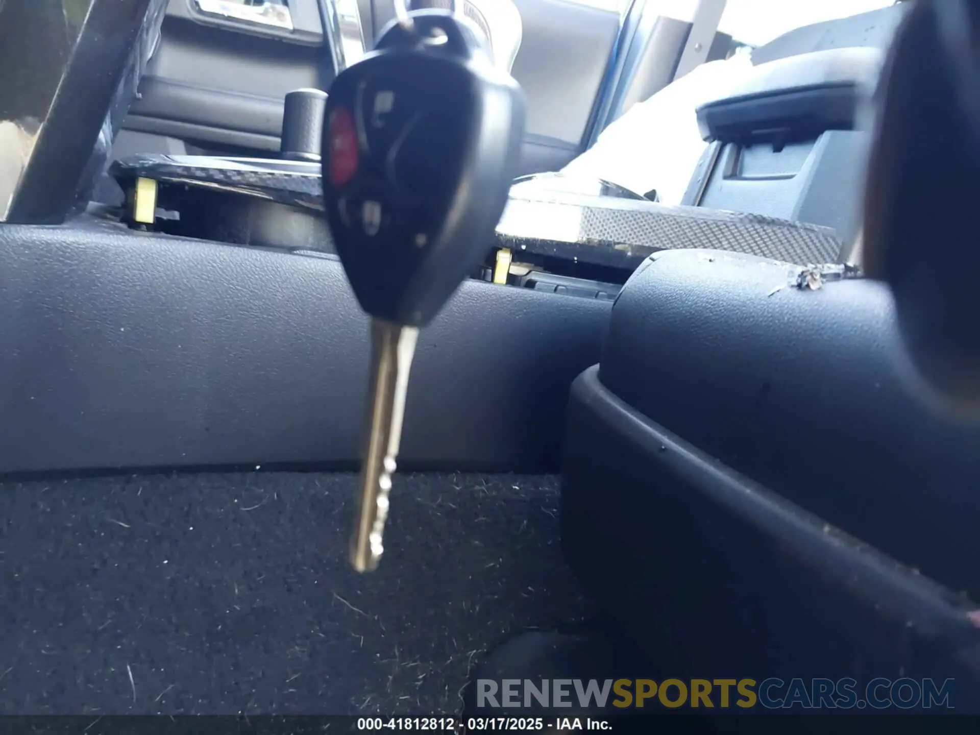 11 Photograph of a damaged car JTEBU5JR6K5702817 TOYOTA 4RUNNER 2019