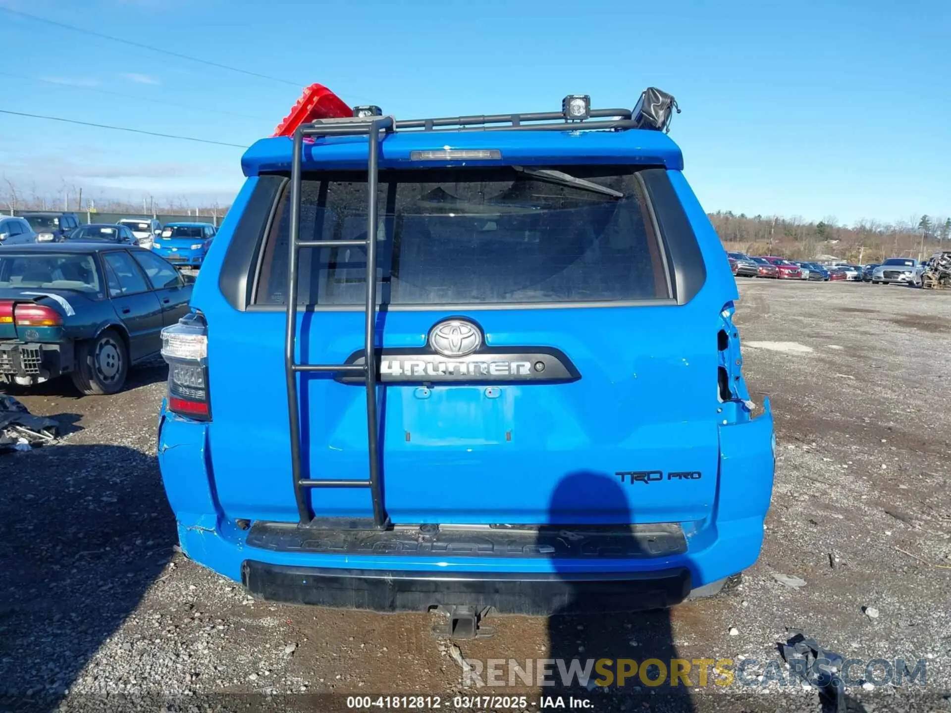 16 Photograph of a damaged car JTEBU5JR6K5702817 TOYOTA 4RUNNER 2019