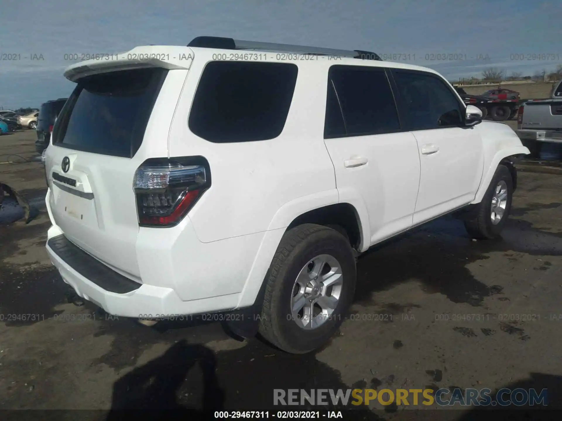 4 Photograph of a damaged car JTEBU5JR6K5704406 TOYOTA 4RUNNER 2019