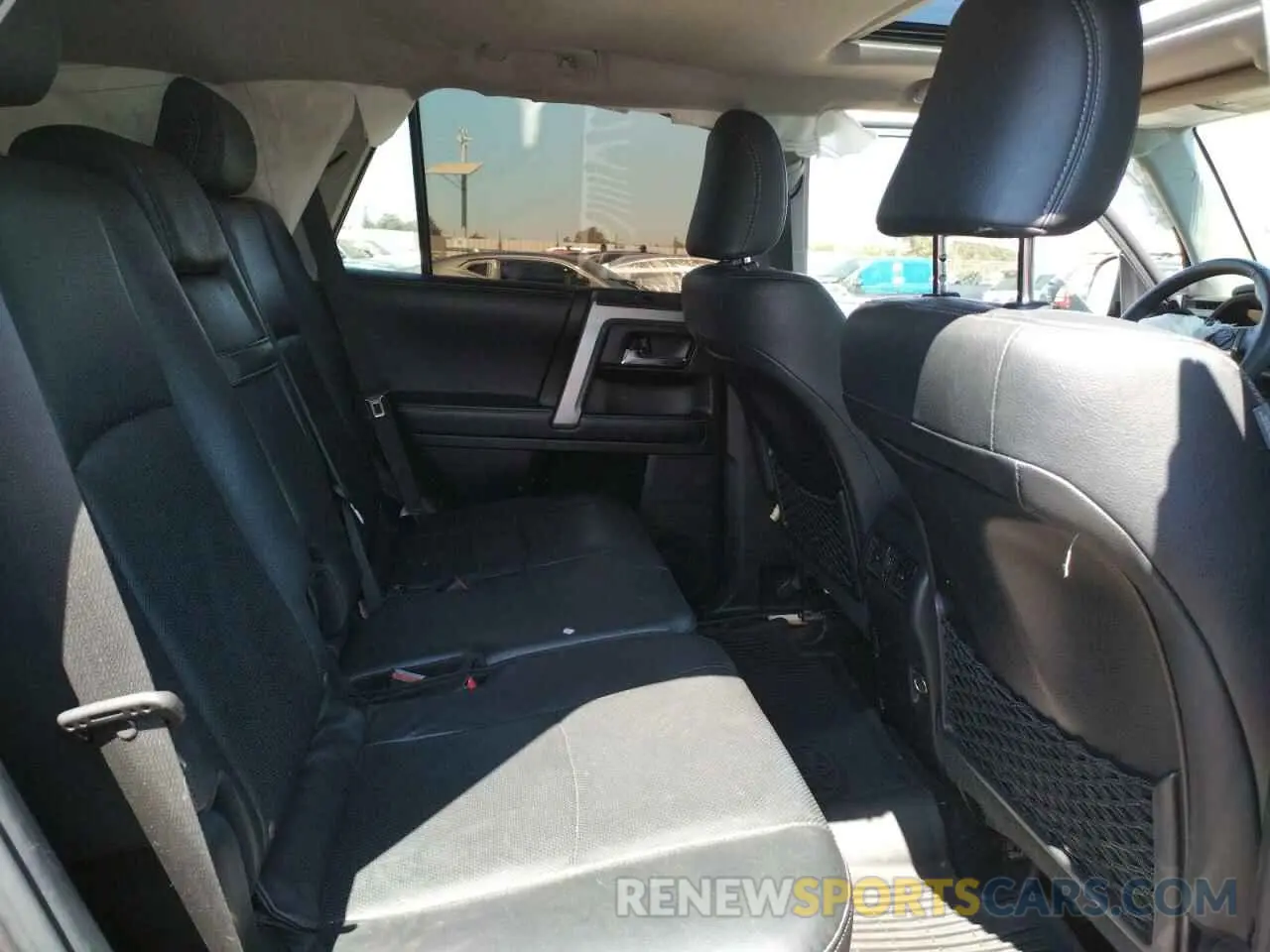11 Photograph of a damaged car JTEBU5JR6K5712957 TOYOTA 4RUNNER 2019