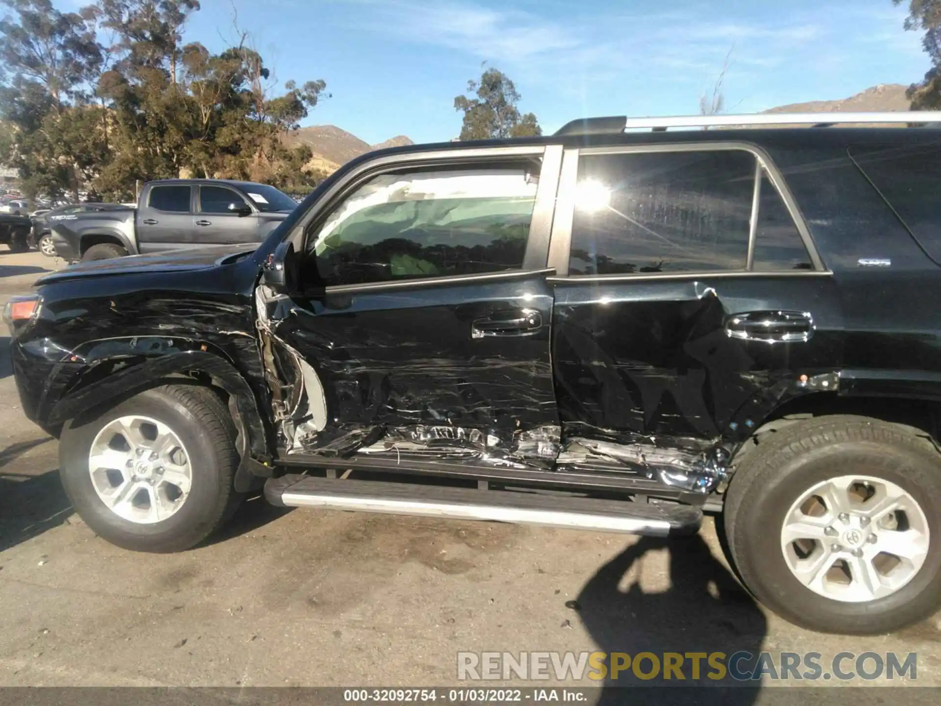 6 Photograph of a damaged car JTEBU5JR6K5718936 TOYOTA 4RUNNER 2019