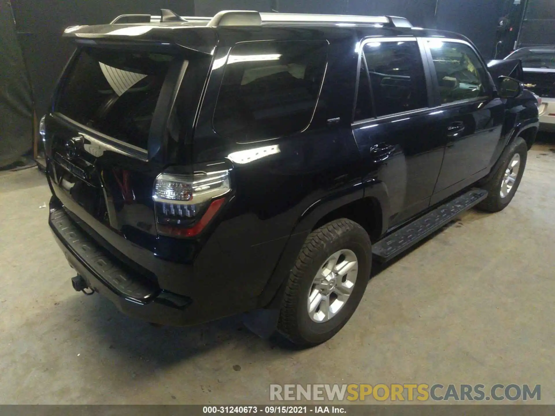 4 Photograph of a damaged car JTEBU5JR6K5720086 TOYOTA 4RUNNER 2019