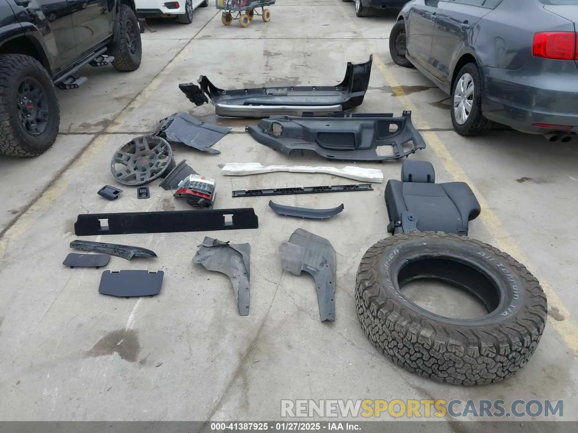 12 Photograph of a damaged car JTEBU5JR6K5725188 TOYOTA 4RUNNER 2019