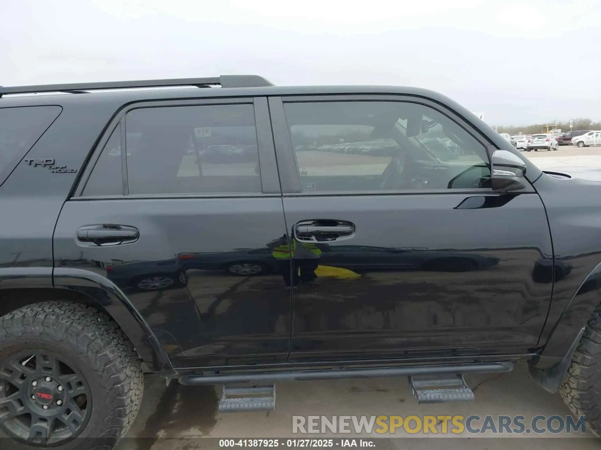 14 Photograph of a damaged car JTEBU5JR6K5725188 TOYOTA 4RUNNER 2019
