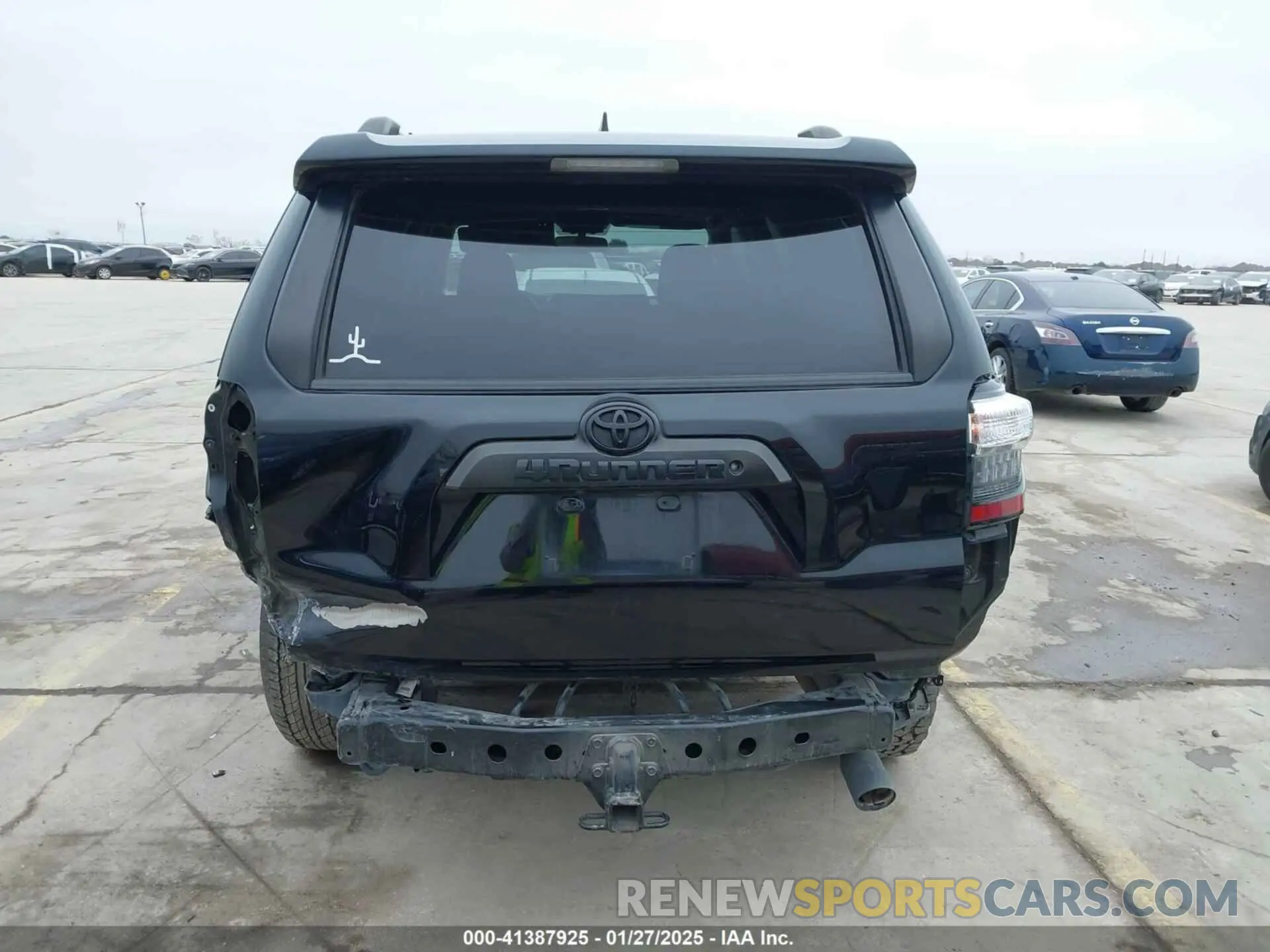 17 Photograph of a damaged car JTEBU5JR6K5725188 TOYOTA 4RUNNER 2019