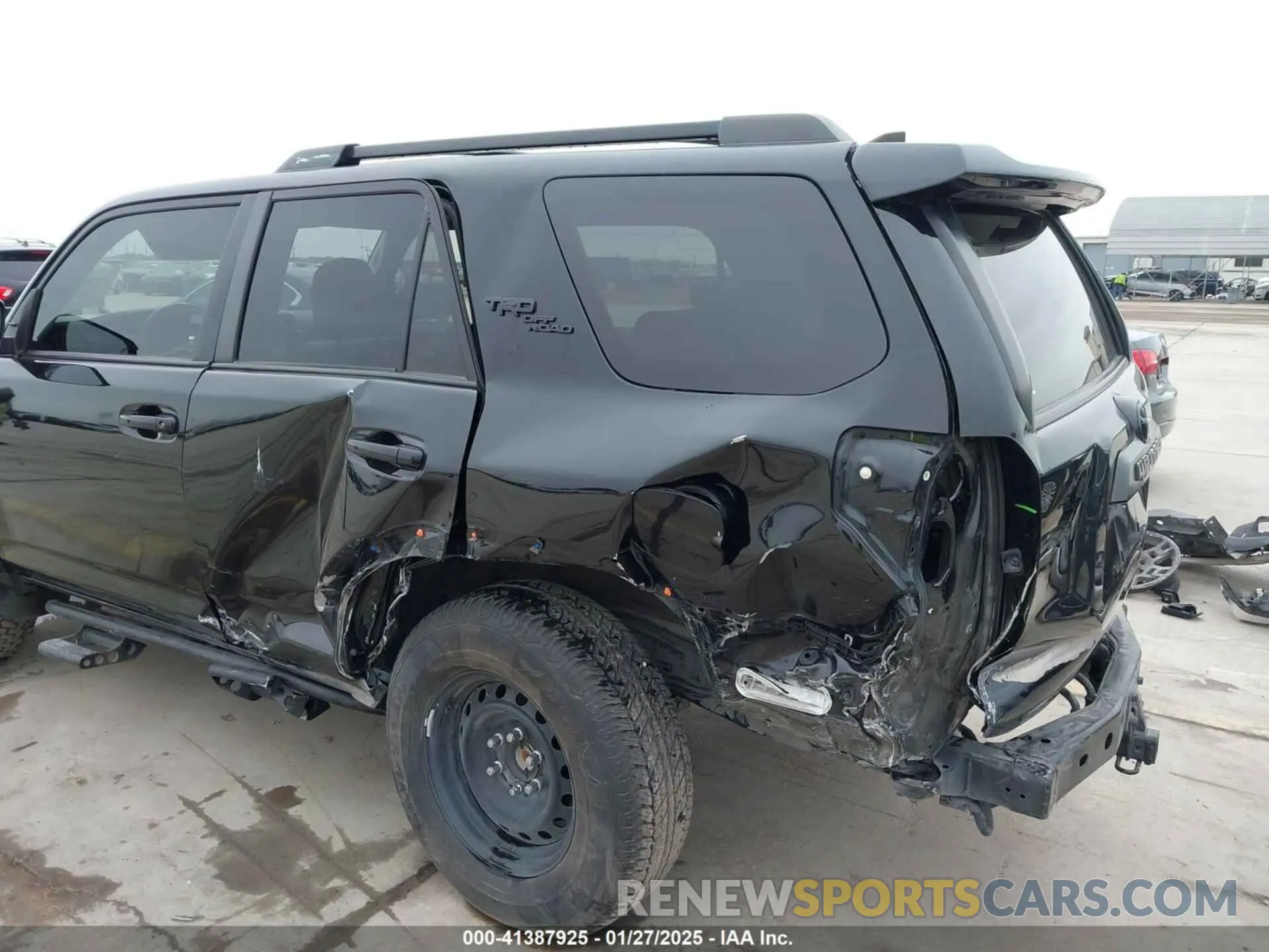 6 Photograph of a damaged car JTEBU5JR6K5725188 TOYOTA 4RUNNER 2019