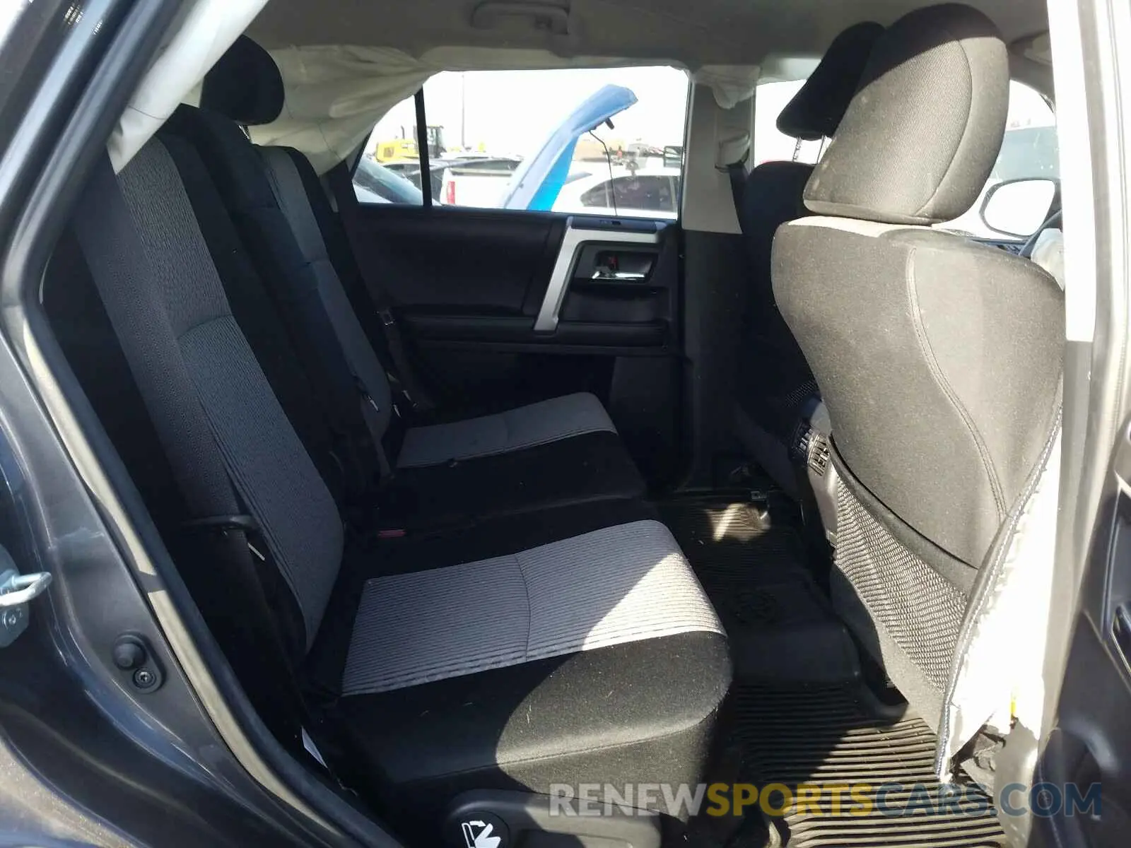 6 Photograph of a damaged car JTEBU5JR6K5727779 TOYOTA 4RUNNER 2019