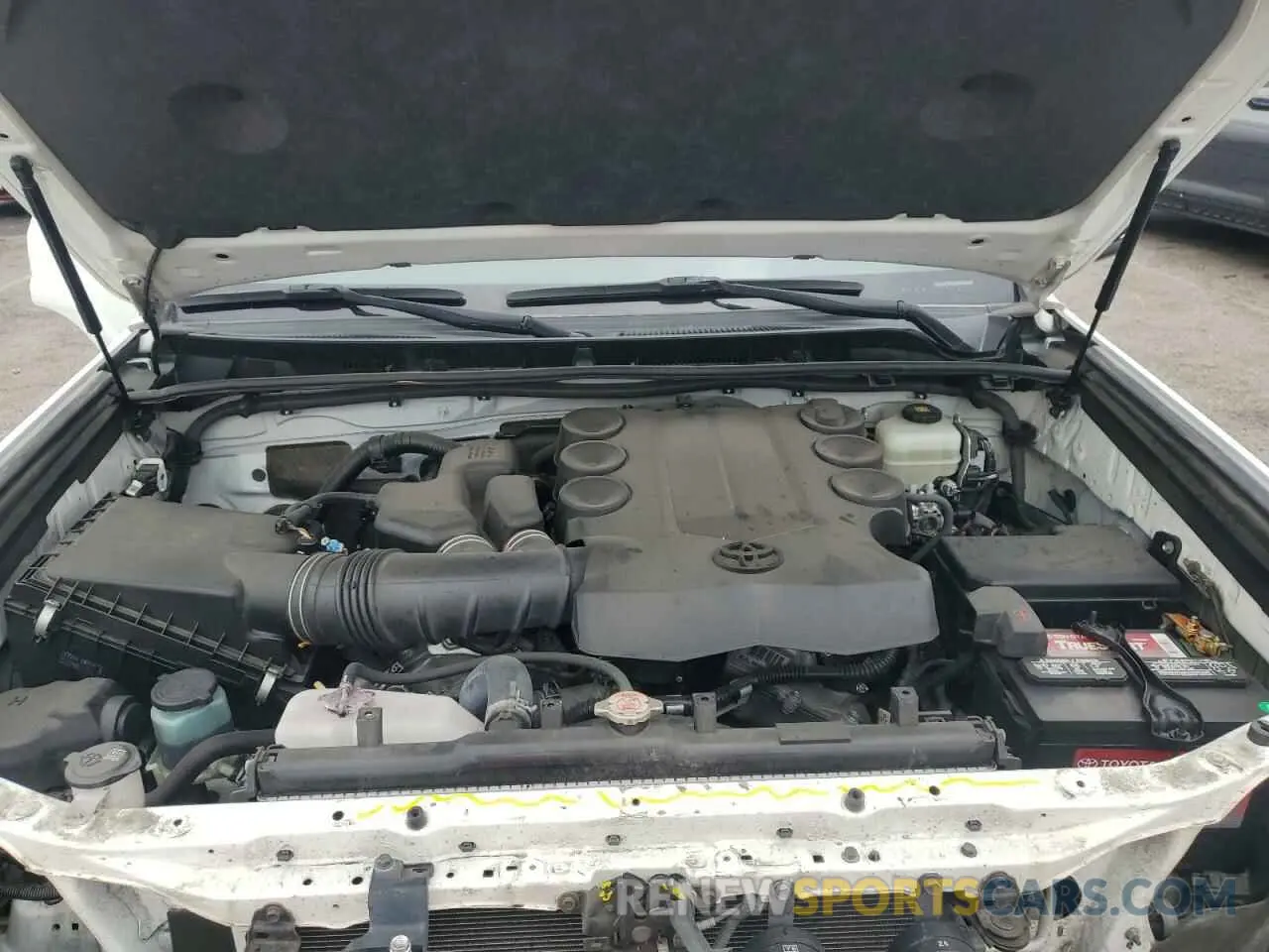 12 Photograph of a damaged car JTEBU5JR6K5727958 TOYOTA 4RUNNER 2019