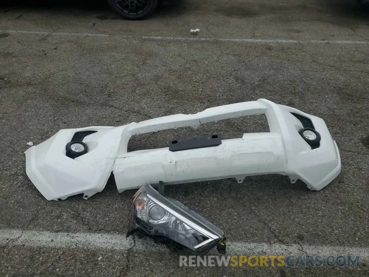13 Photograph of a damaged car JTEBU5JR6K5727958 TOYOTA 4RUNNER 2019