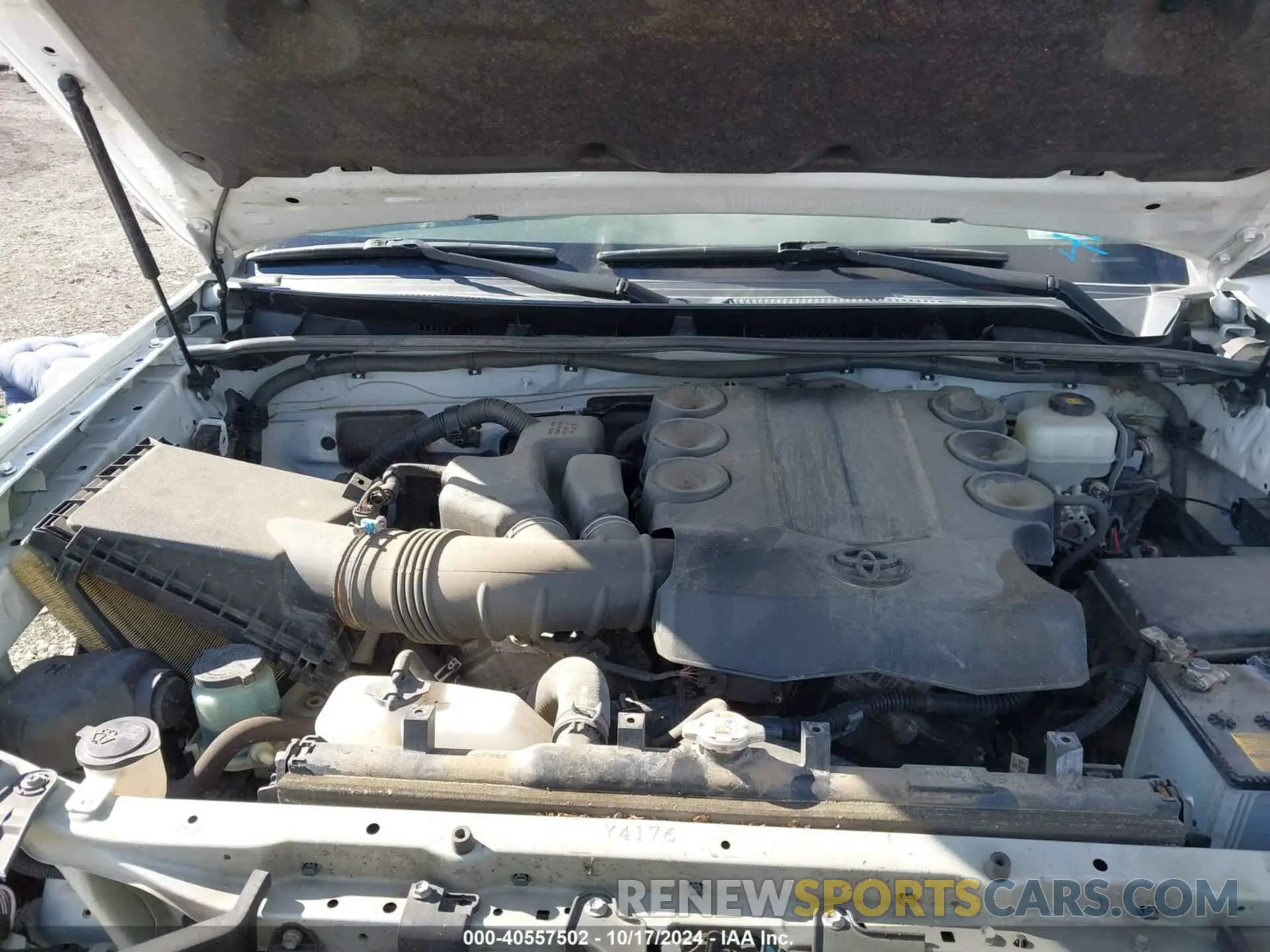 10 Photograph of a damaged car JTEBU5JR6K5730925 TOYOTA 4RUNNER 2019