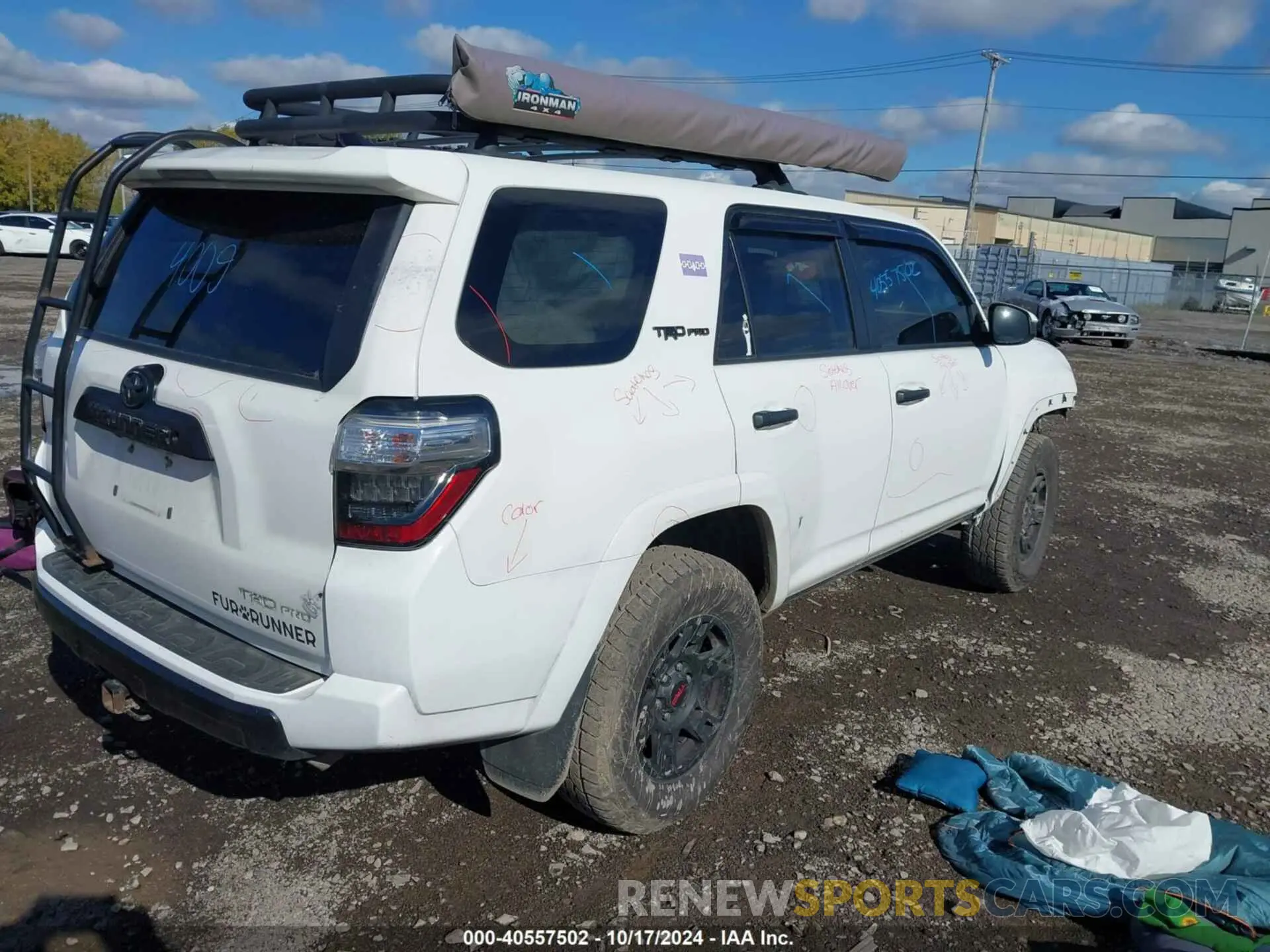 4 Photograph of a damaged car JTEBU5JR6K5730925 TOYOTA 4RUNNER 2019