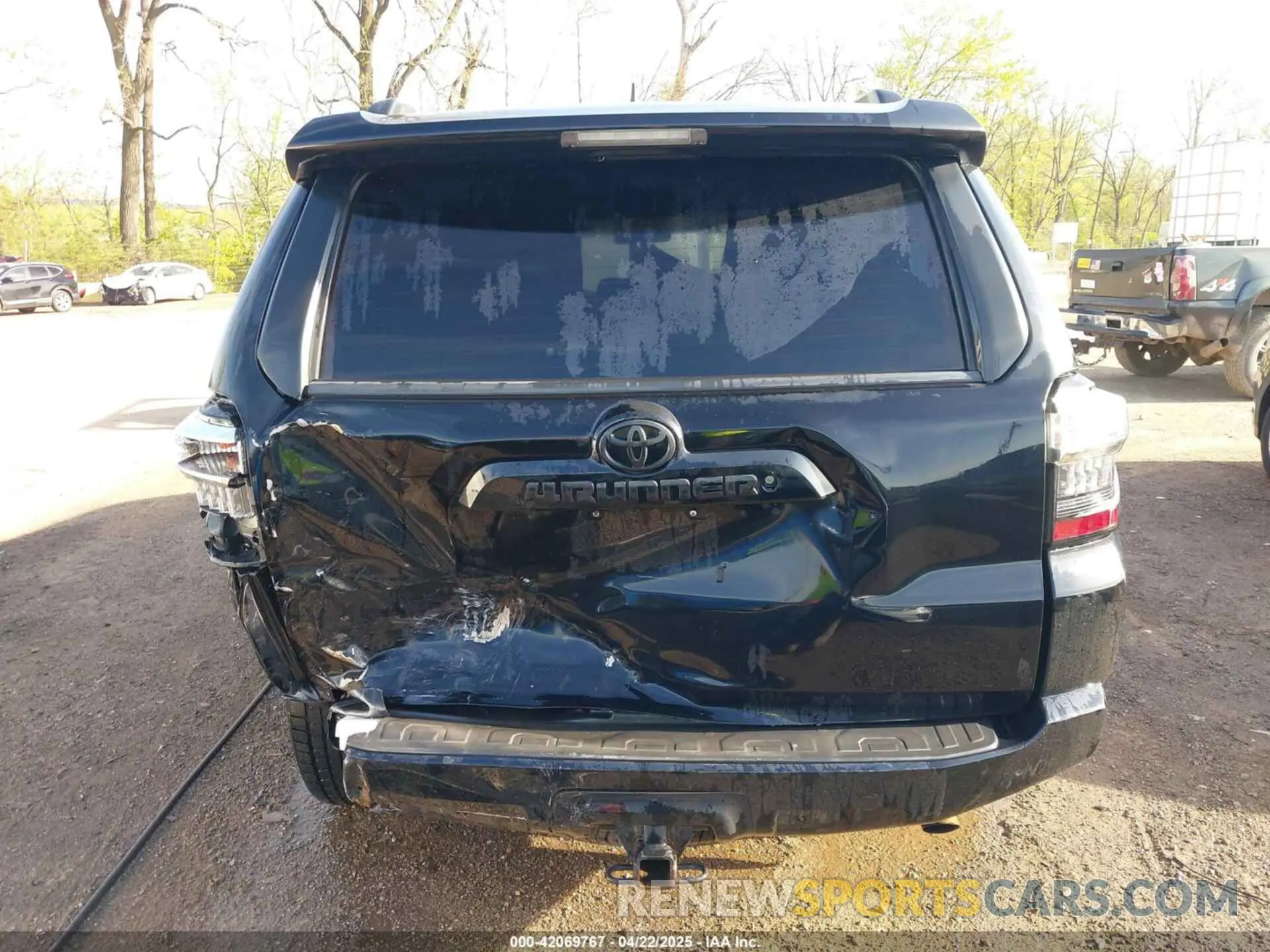 16 Photograph of a damaged car JTEBU5JR6K5731380 TOYOTA 4RUNNER 2019
