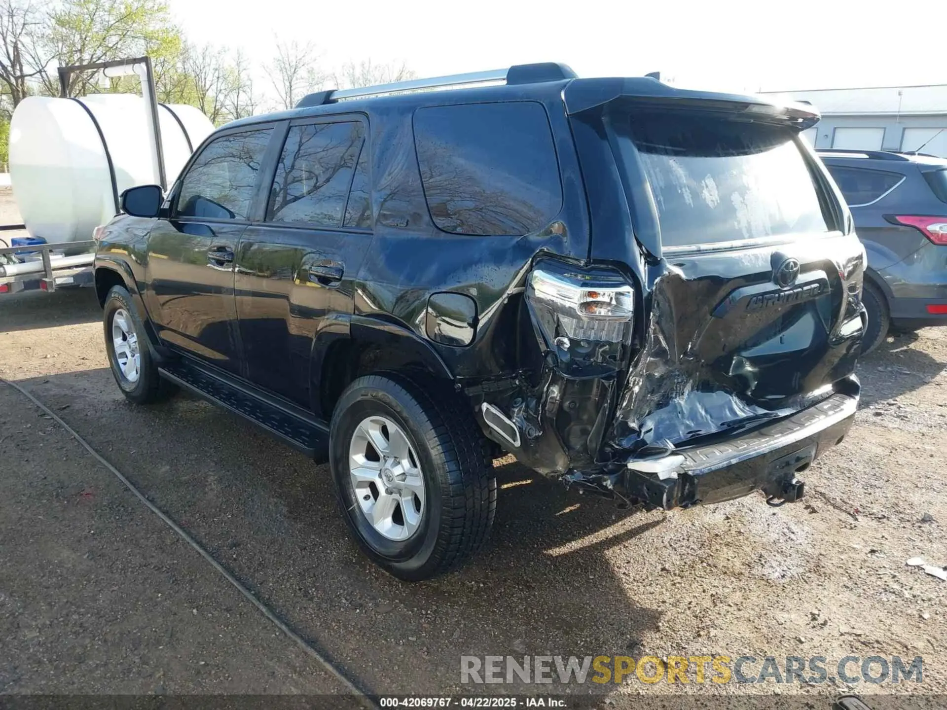 3 Photograph of a damaged car JTEBU5JR6K5731380 TOYOTA 4RUNNER 2019