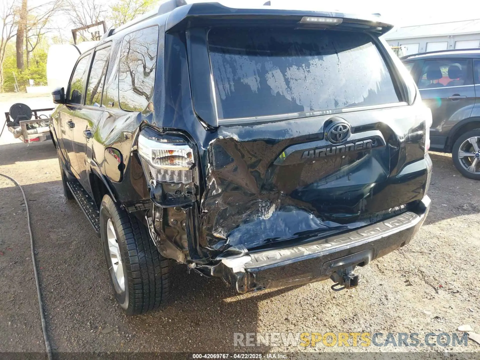 6 Photograph of a damaged car JTEBU5JR6K5731380 TOYOTA 4RUNNER 2019