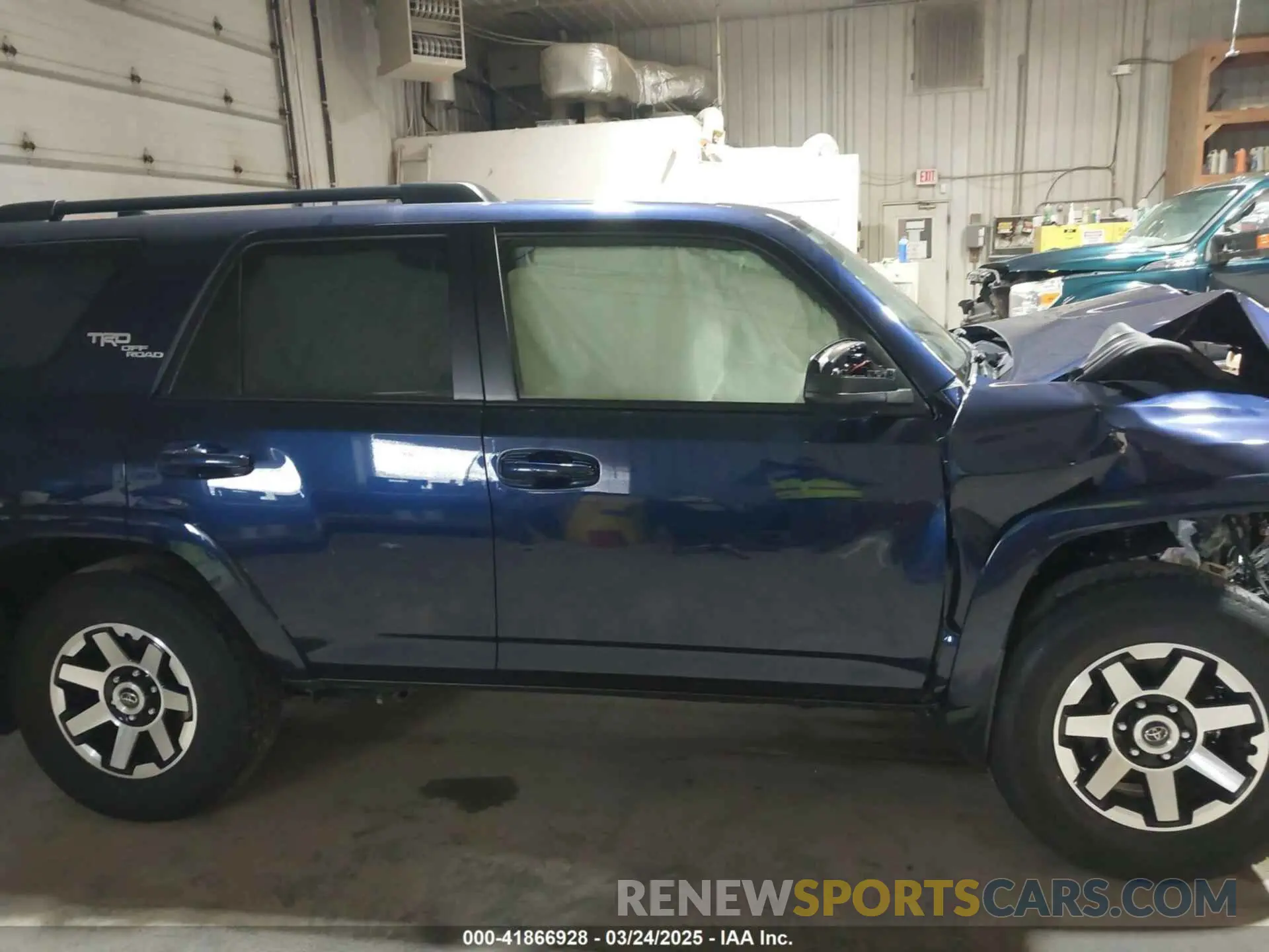 13 Photograph of a damaged car JTEBU5JR7K5617372 TOYOTA 4RUNNER 2019