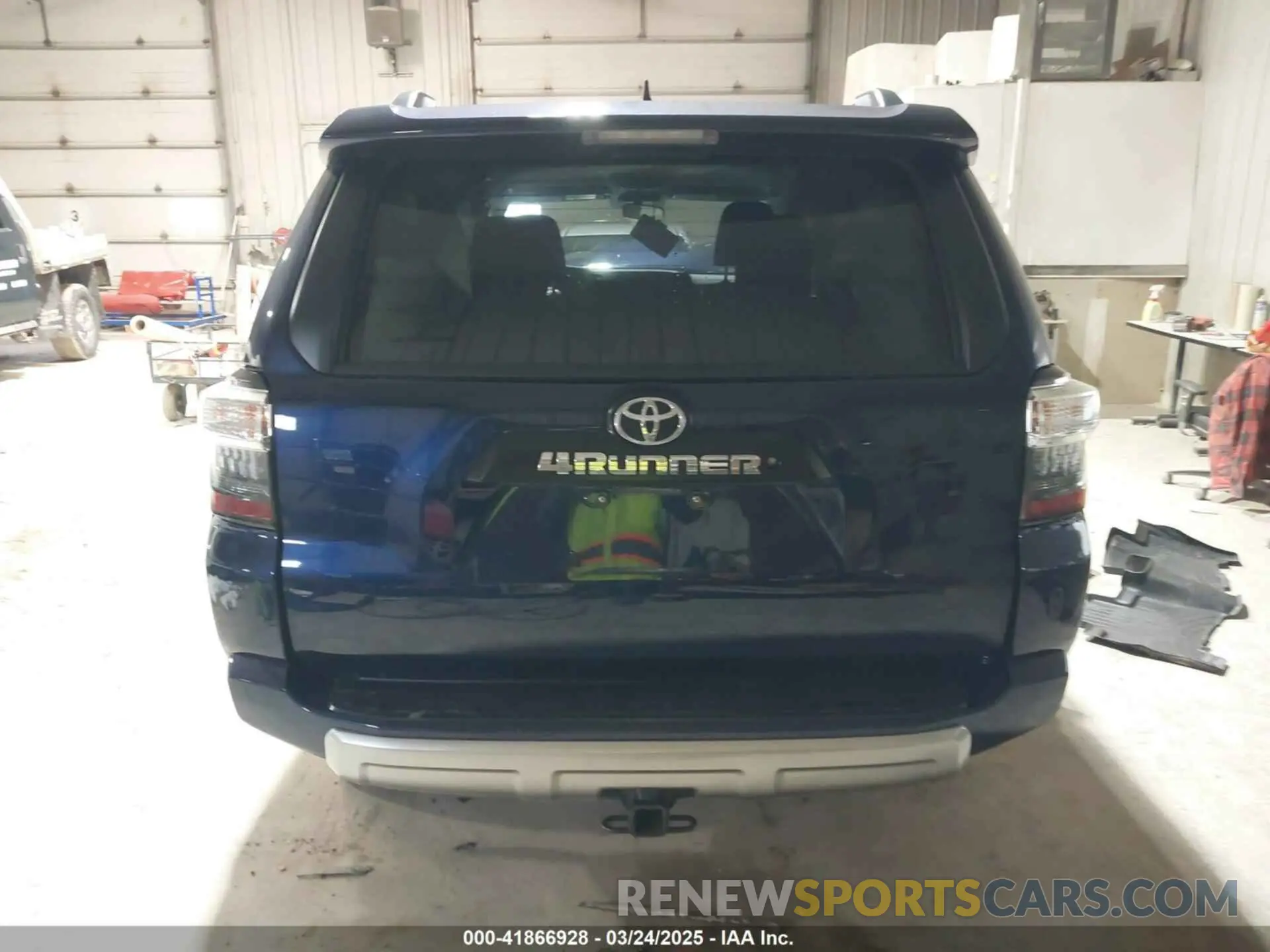 16 Photograph of a damaged car JTEBU5JR7K5617372 TOYOTA 4RUNNER 2019