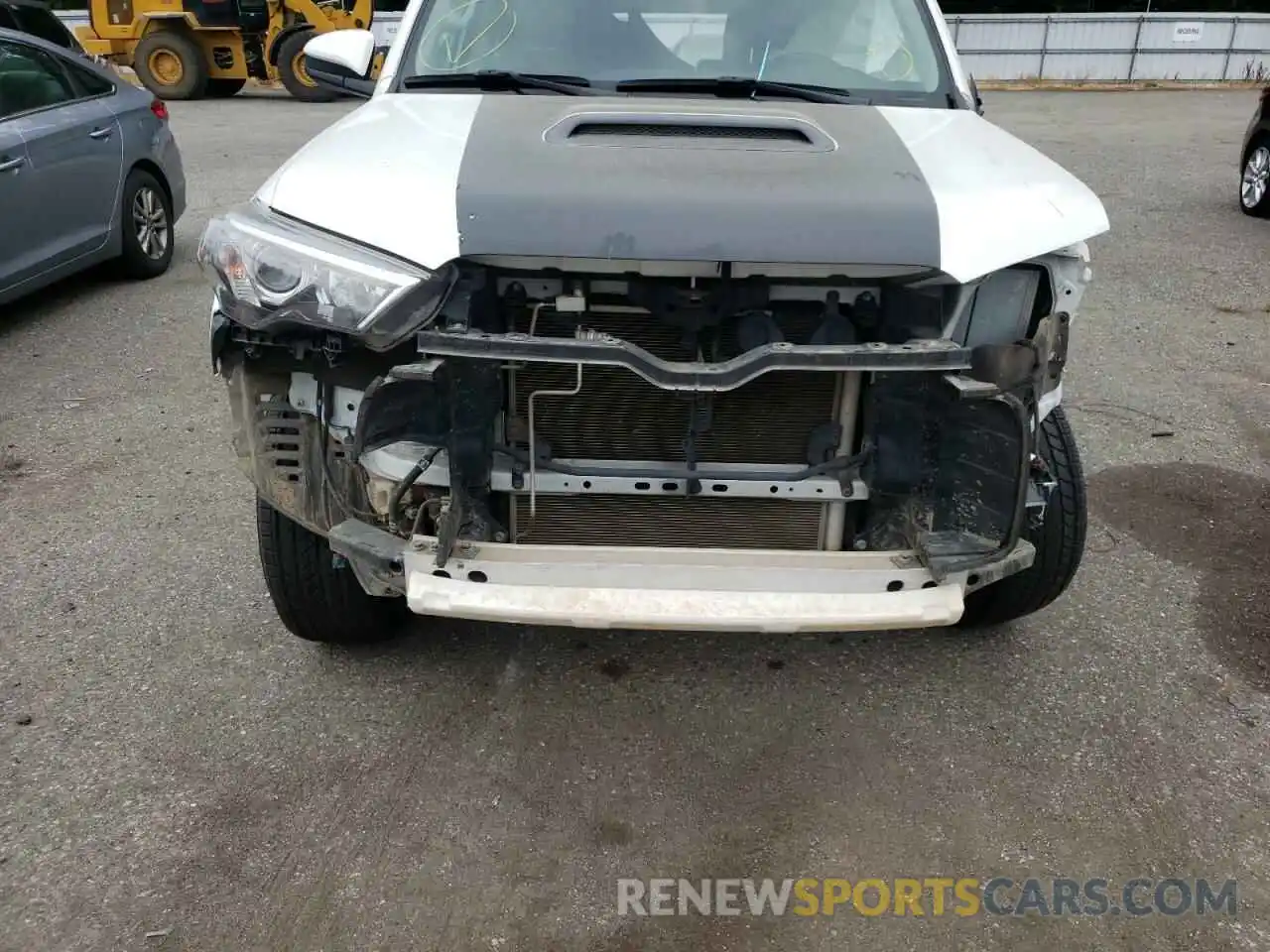 9 Photograph of a damaged car JTEBU5JR7K5618036 TOYOTA 4RUNNER 2019