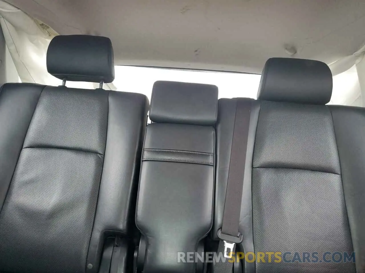 10 Photograph of a damaged car JTEBU5JR7K5623365 TOYOTA 4RUNNER 2019